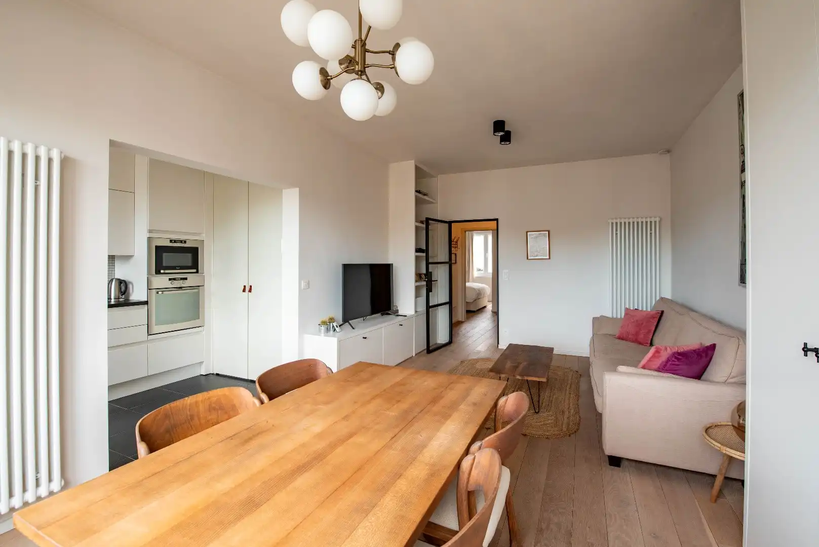 Stijlvol bemeubeld 2 slk appartement op het Zuid foto 4