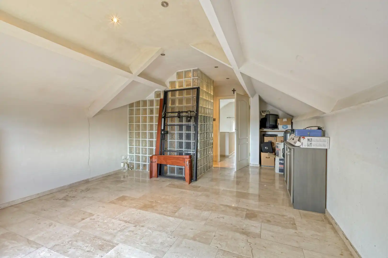 Charmante gezinswoning op ruim perceel foto 33