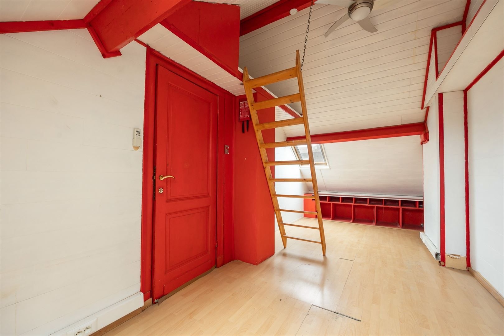 Te renoveren opbrengsteigendom op premium locatie foto 23