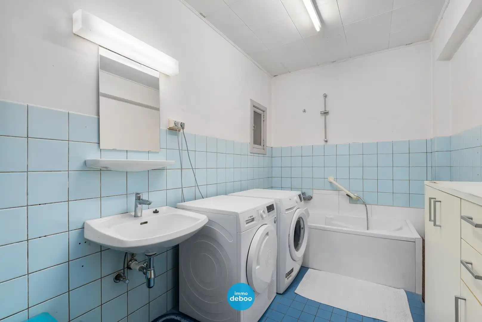 Op te frissen appartement met terras op de 7de verdieping foto 9