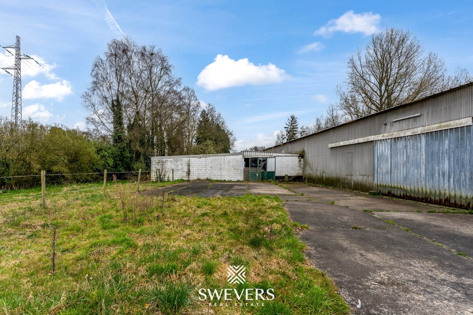 Groot sportgebouw met woonst op een perceel van 77a 60ca (of herverkaveling) foto 17