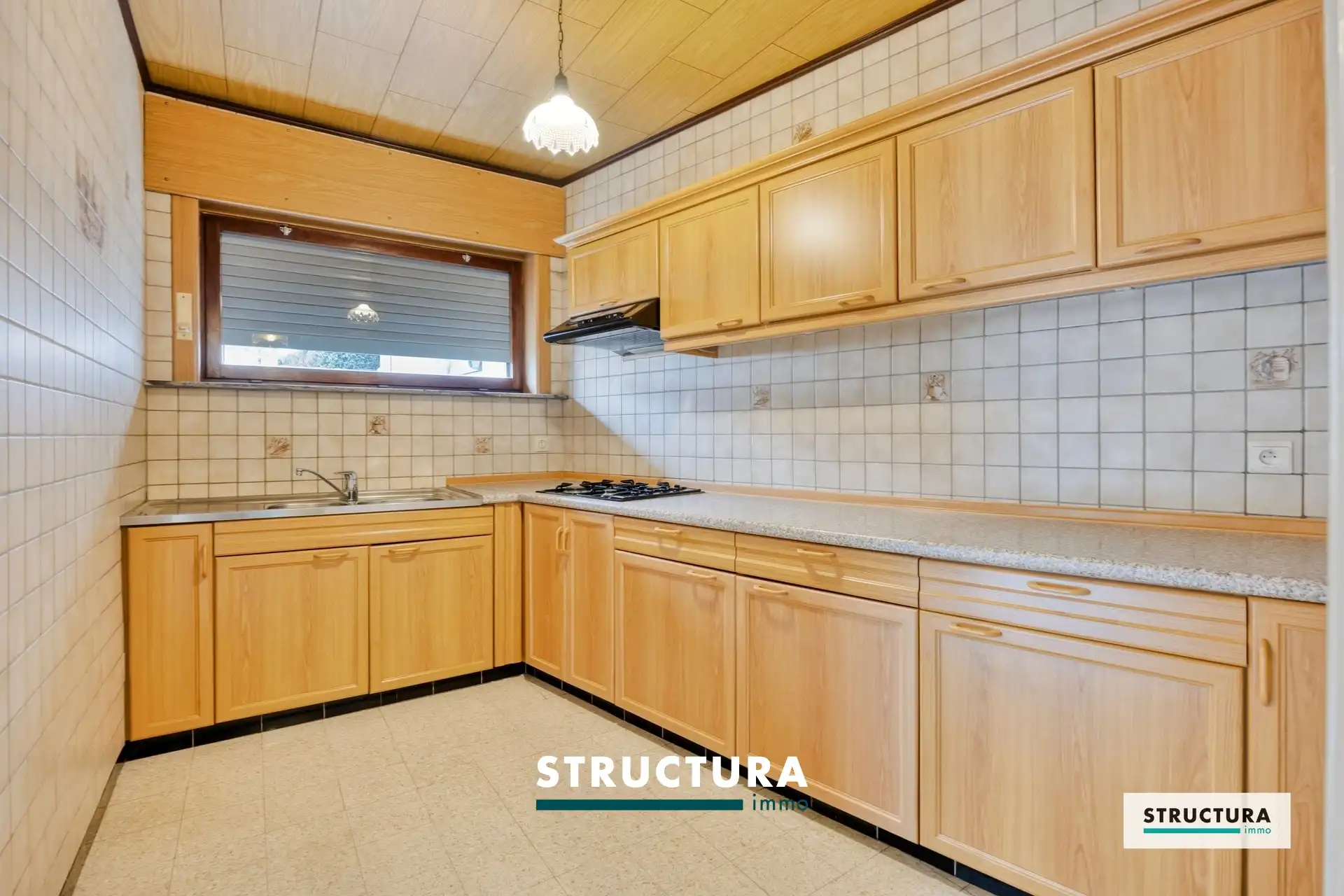Woning met tuin en garage/atelier, gelgen in alle rust! foto 12