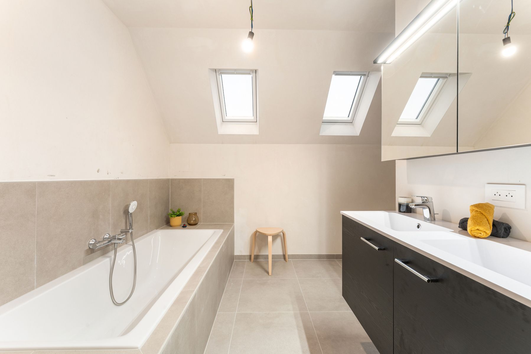 Halfopen nieuwbouwwoning foto 7