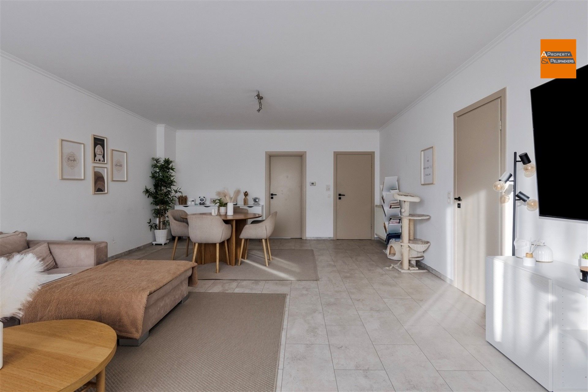 Ruim duplexappartement met 3 slaapkamers foto 2