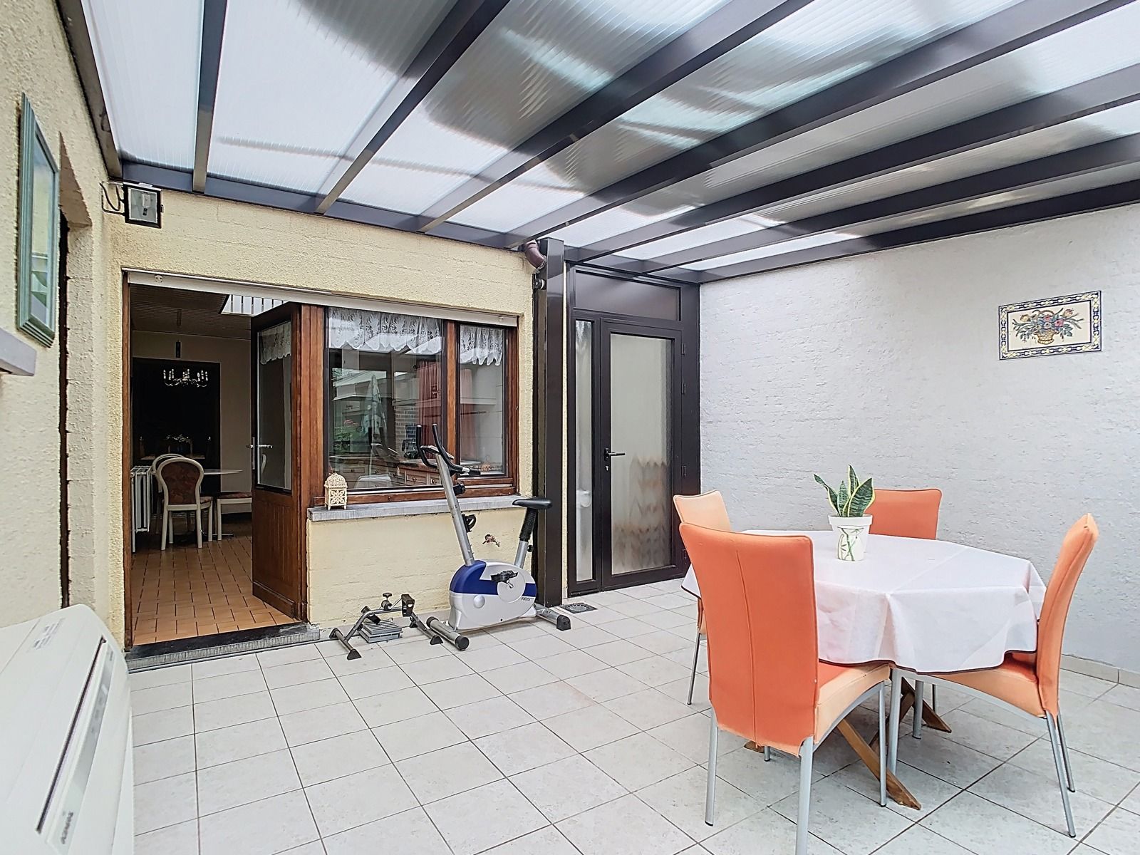 Centraal gelegen rijwoning met 2 SLPK én mooie stadstuin! foto 17