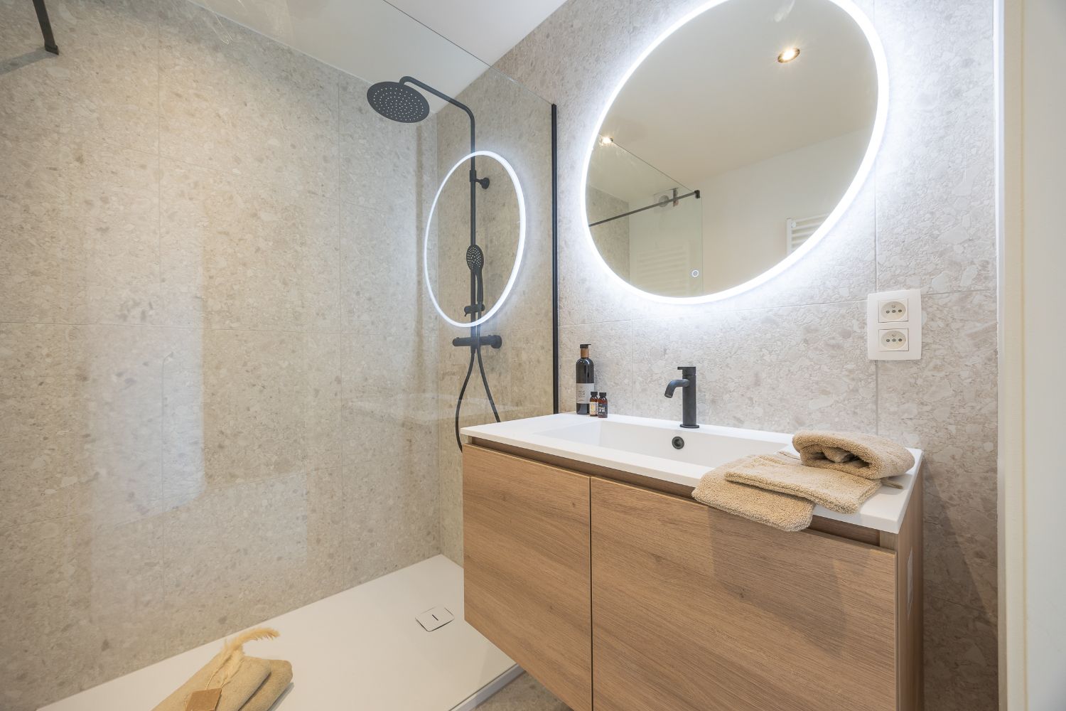 Gerenoveerd appartement met open zicht! foto 13
