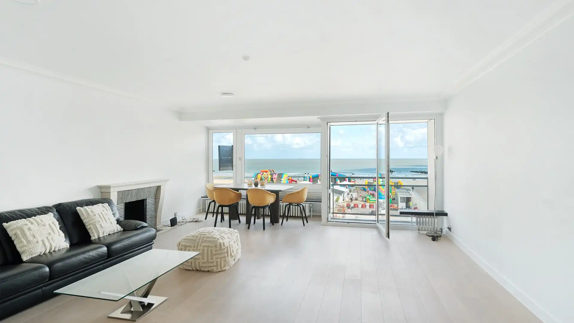 Ruim appartement met prachtig frontaal zeezicht, ideaal gelegen in het Zoute. foto 2