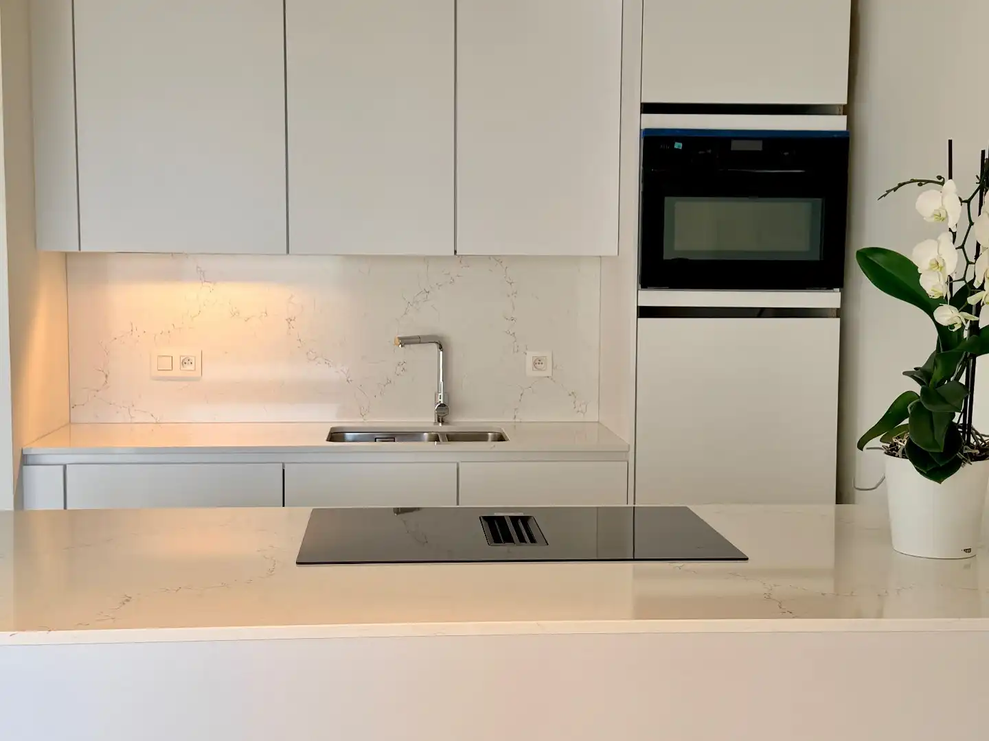 Hoekappartement met frontaal zeezicht! foto 3