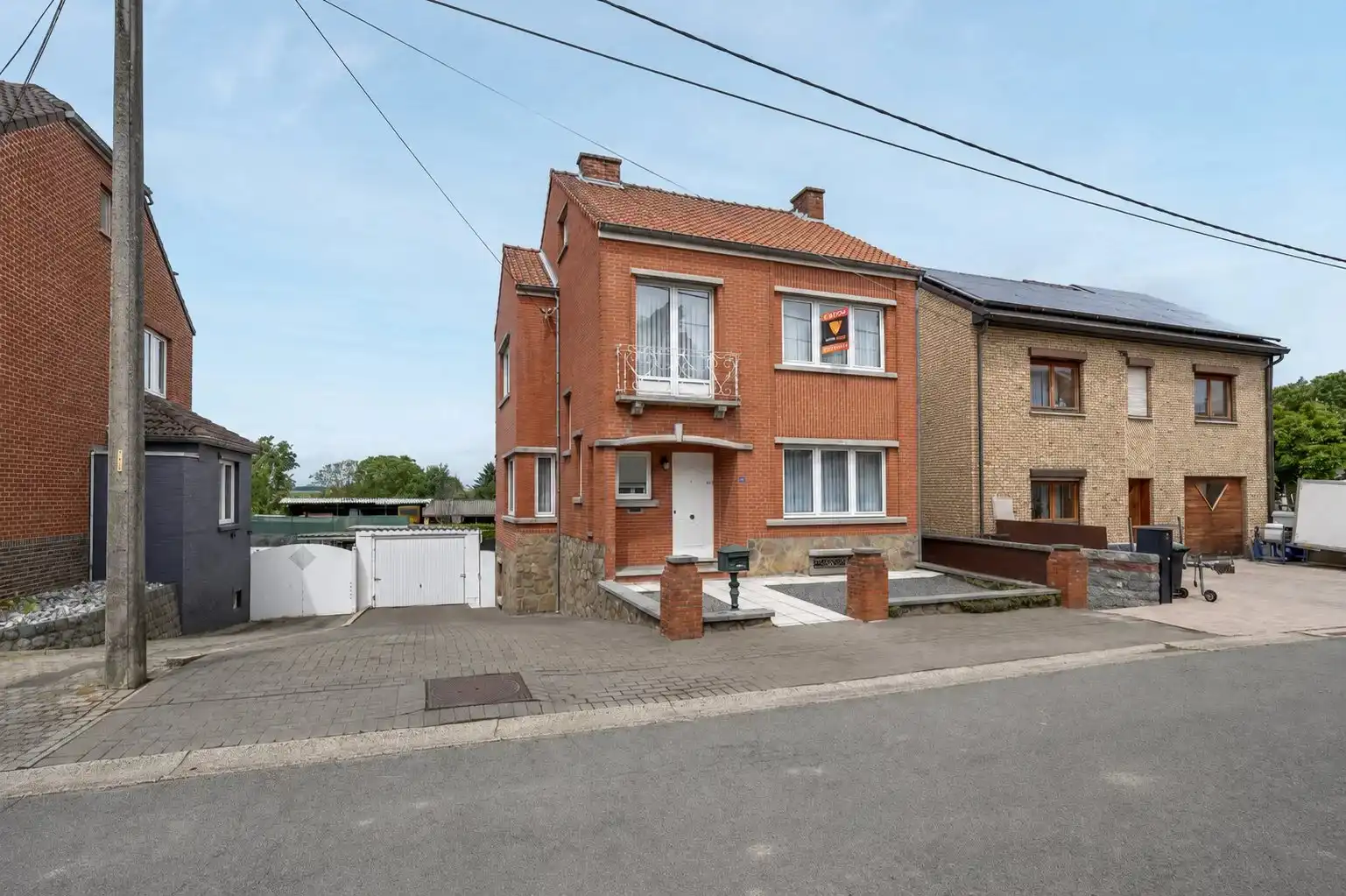 Hoofdfoto van de publicatie: Charmante woning met 2 slaapkamers, garage én magazijn