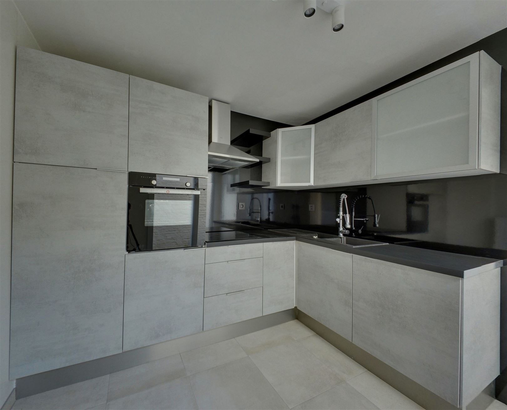Woning met 2 slaapkamers foto 2