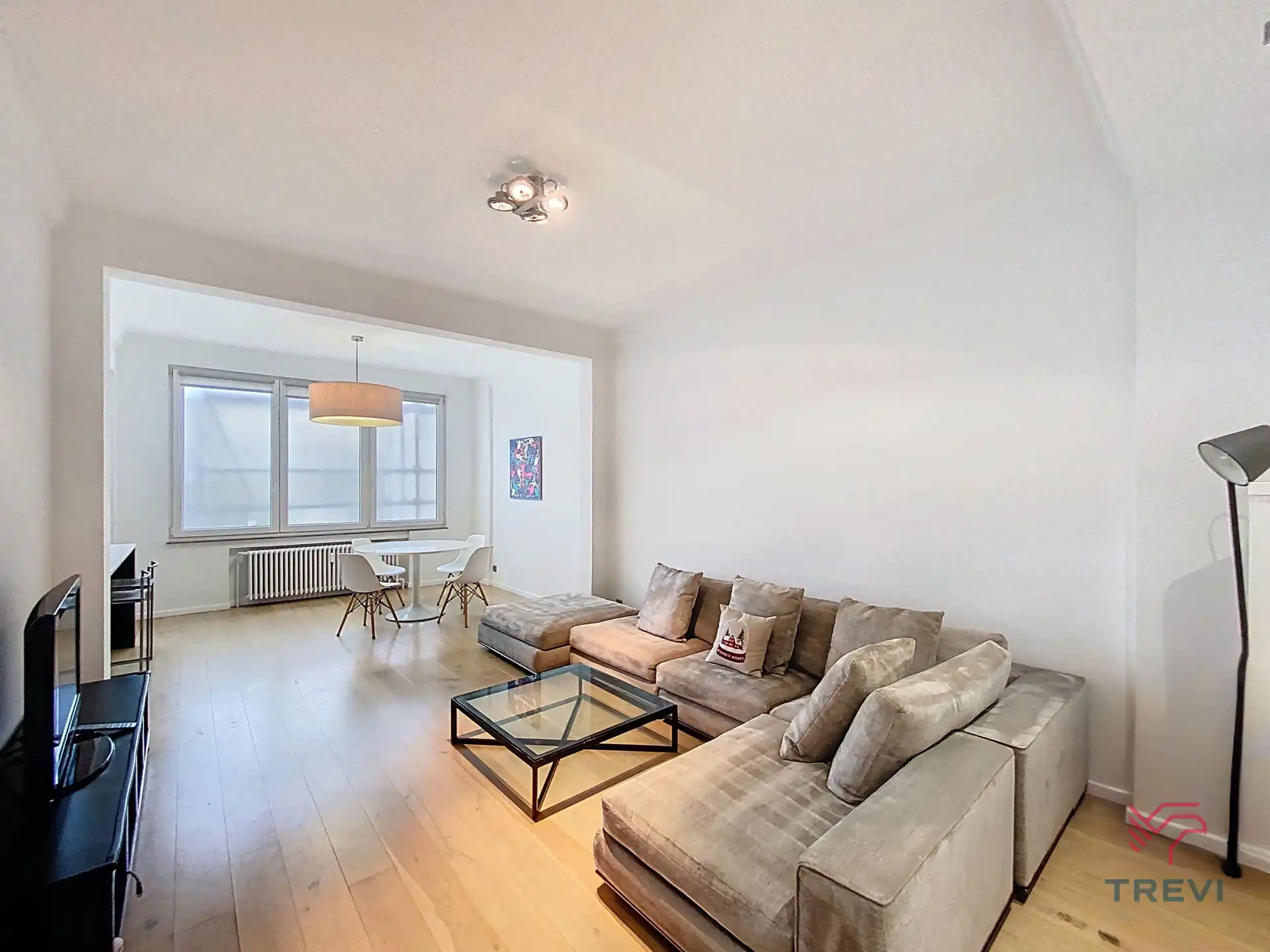 Prachtig gemeubileerd appartement met 2 slaapkamers! foto 3