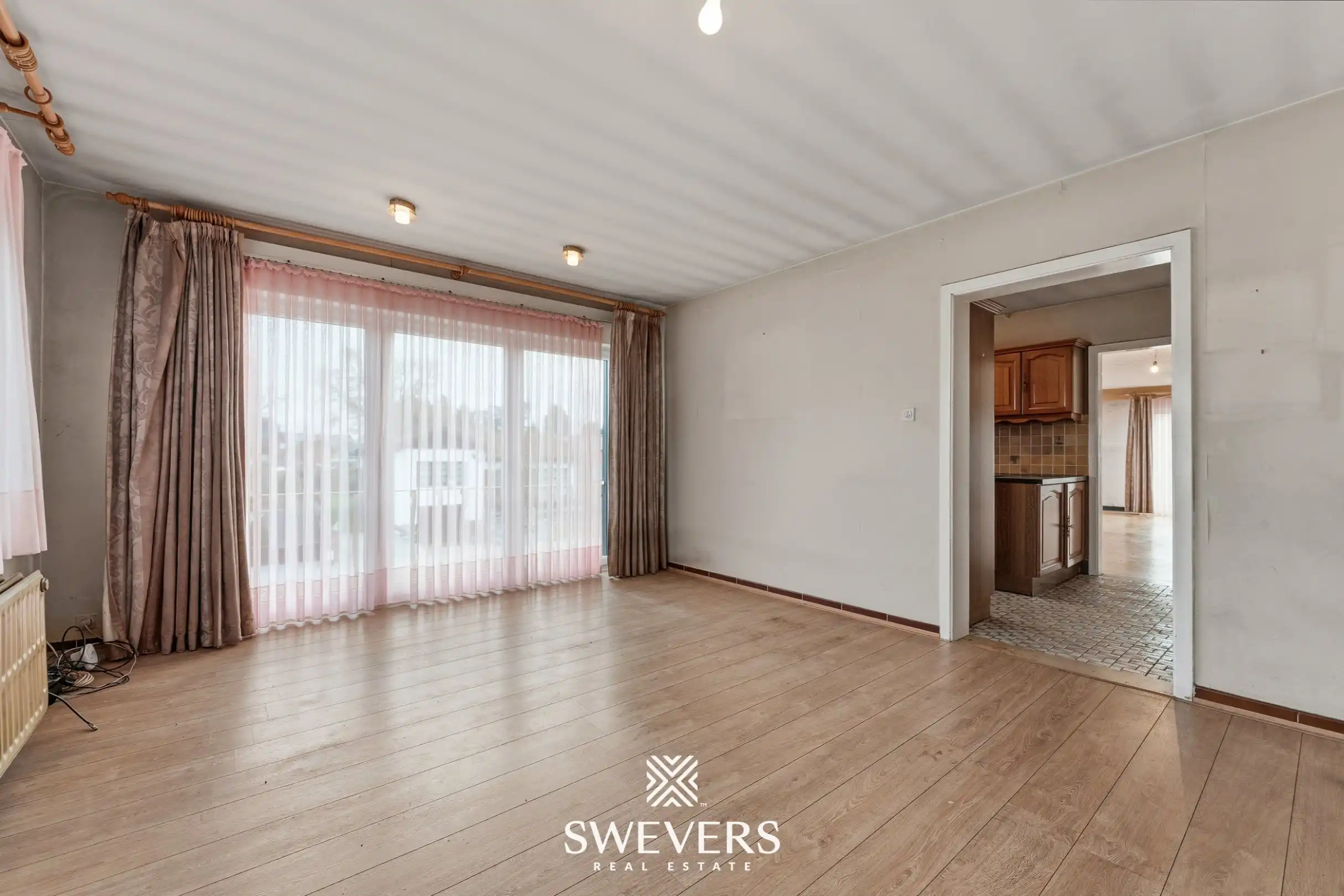 Bel-etage woning, 3 slpk, met aansluitende weide en vergunde stallingen en aparte weide, in totaal op 85a52ca foto 9