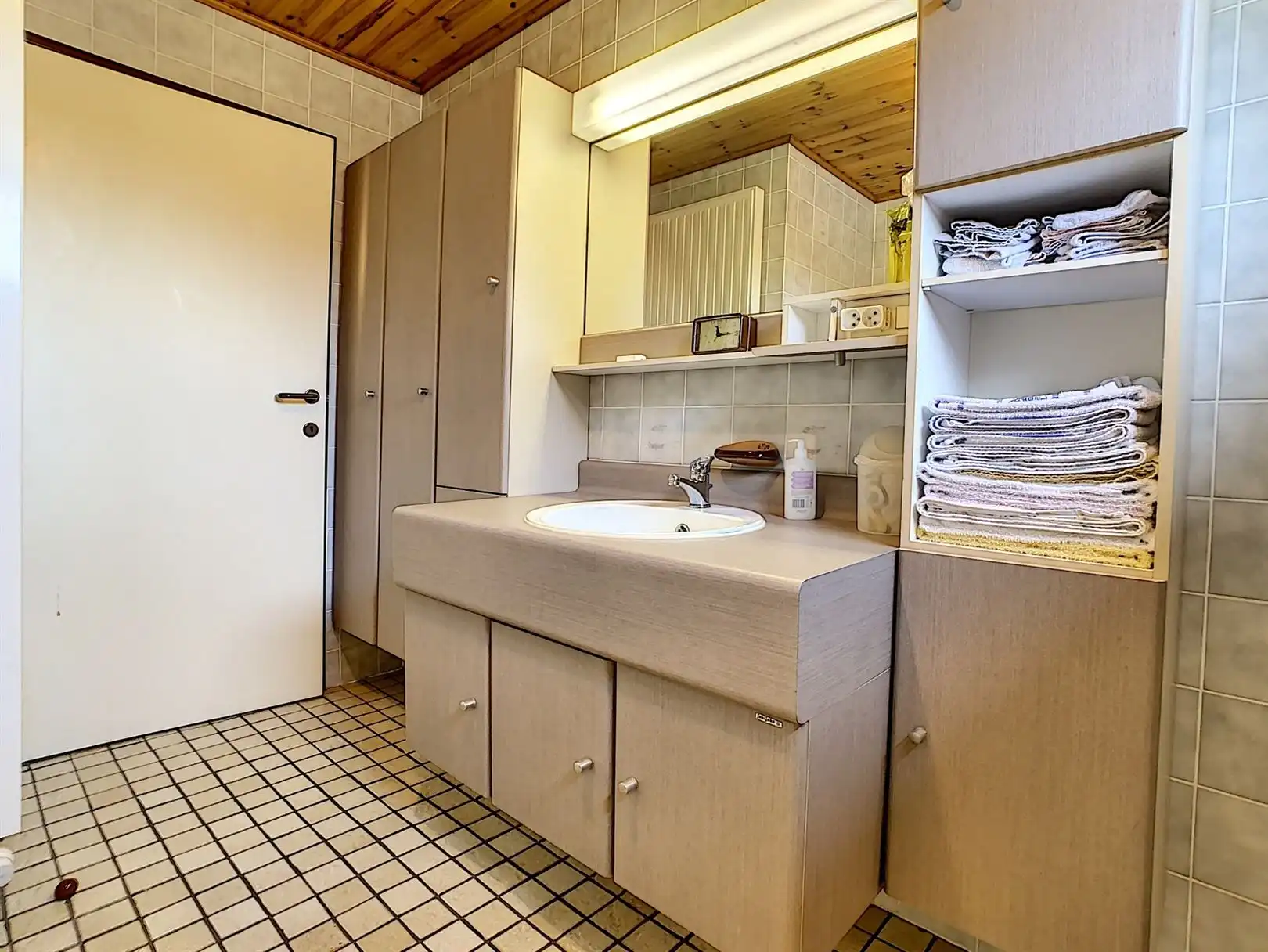 Ruime landelijke woning met 5 slpks, 19a 76ca foto 18