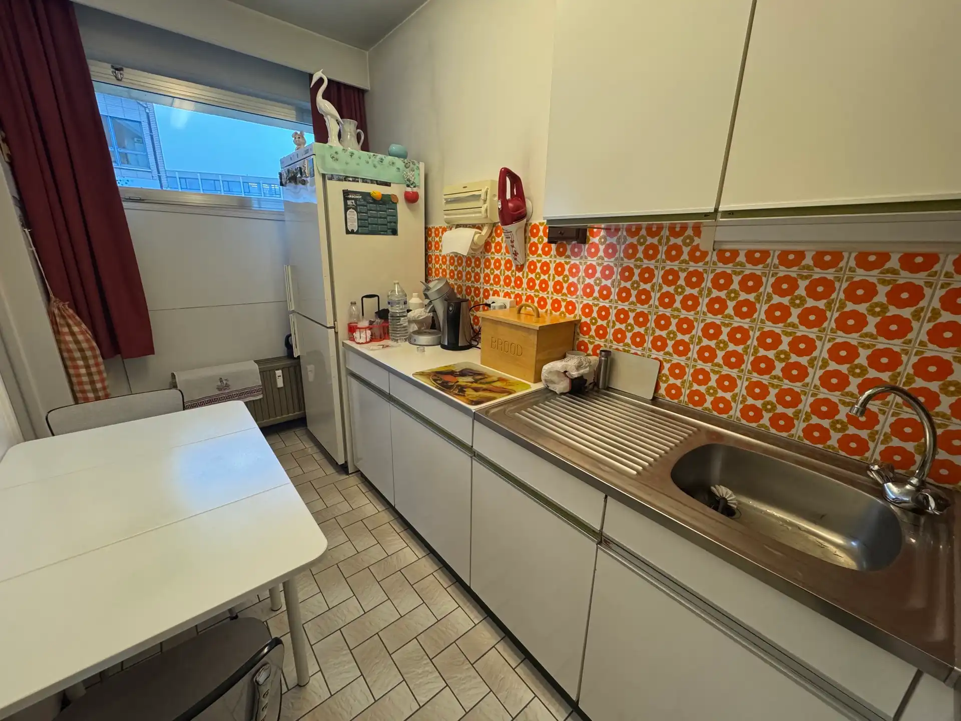 Gelijkvloers appartement met twee slaapkamers en garage foto 4