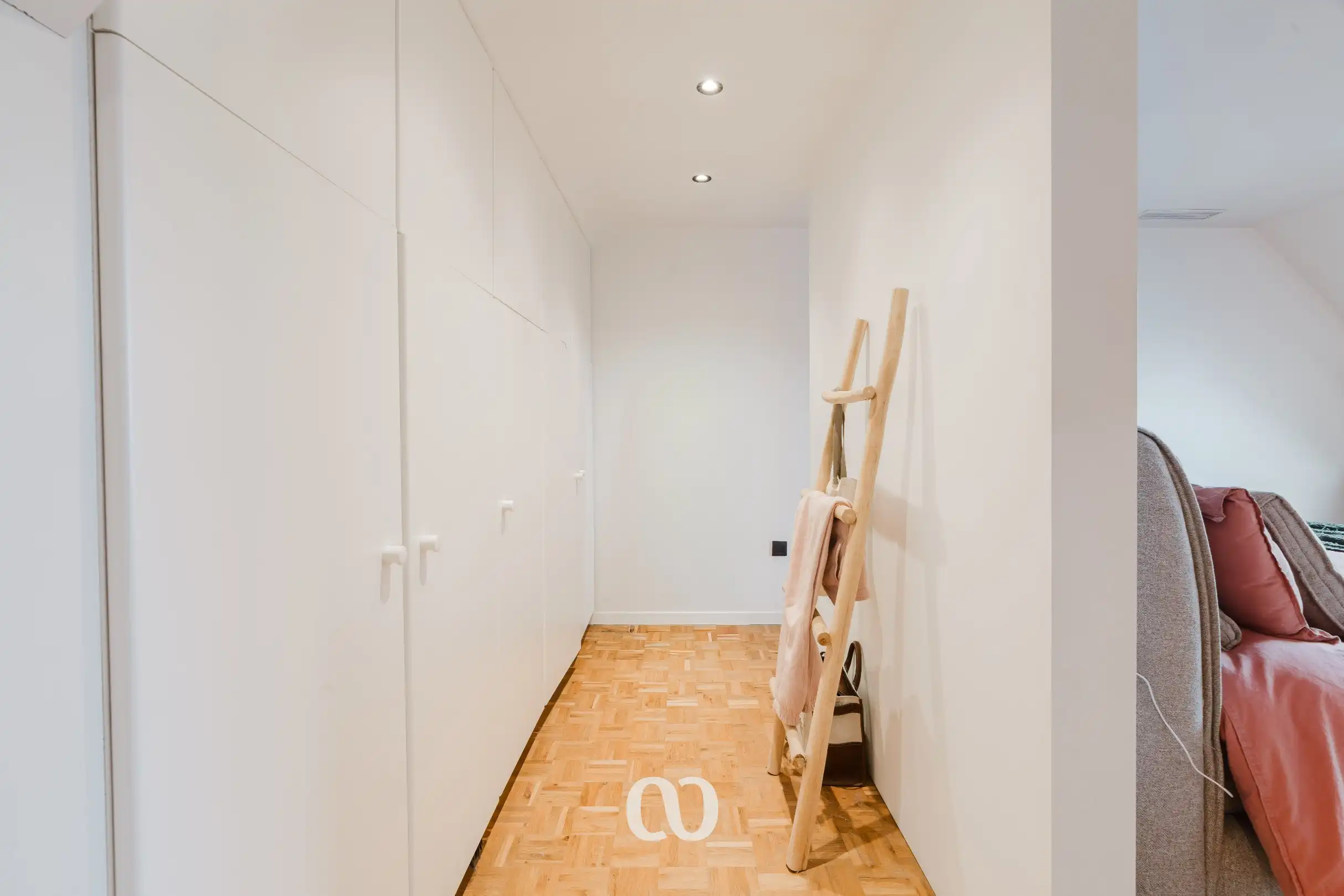 Instapklare woning met tuin en bijgebouw in het centrum van Kruishoutem foto 11