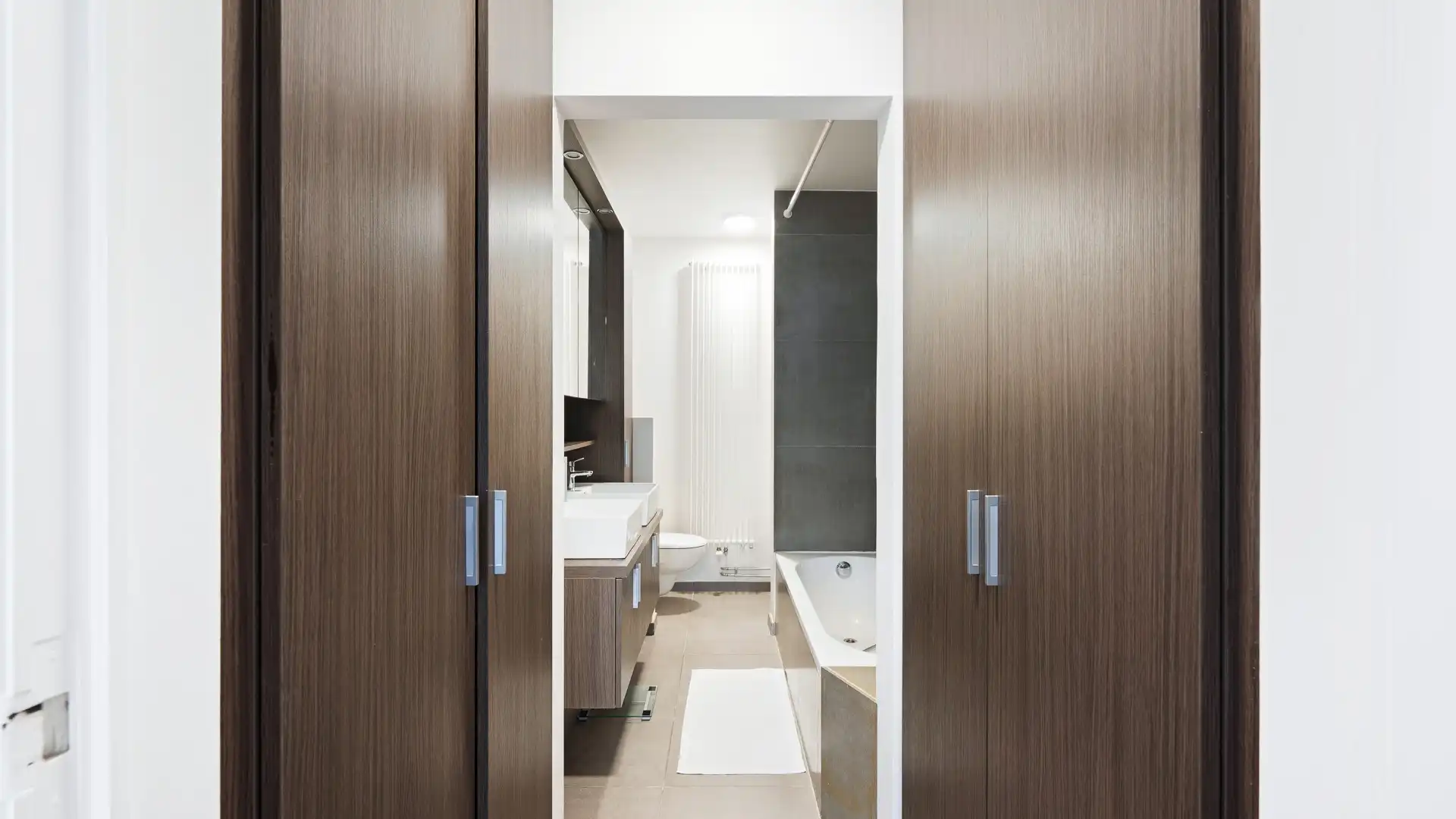 Ruim appartement met prachtig frontaal zeezicht, ideaal gelegen in het Zoute. foto 15