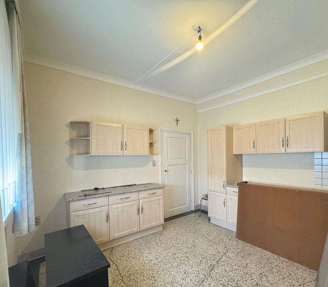 KARAKTERVOLLE, TE RENOVEREN WONING (H.O.B.) foto 4