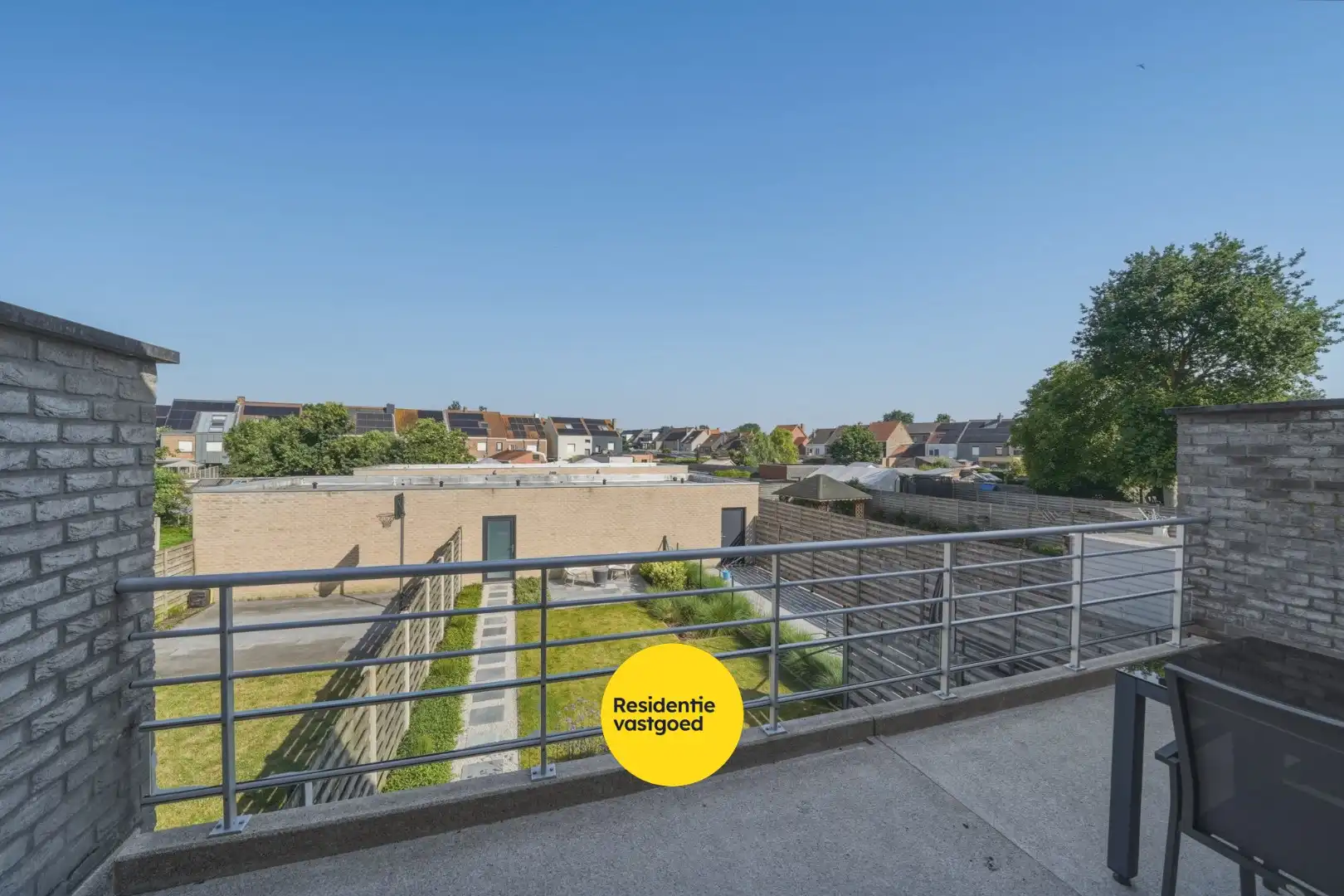 Instapklare recente woning met zeer ruime garage en tuin in Oudenburg foto 15