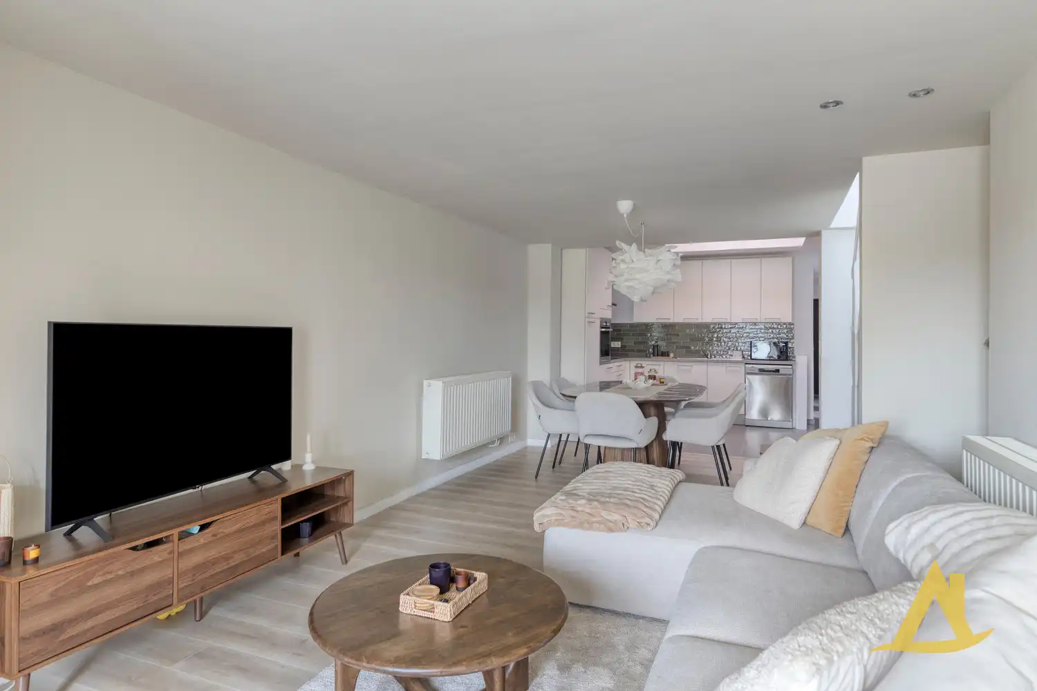 INSTAPKLARE, ENERGIEZUINIGE WONING, NABIJ HET CENTRUM VAN DIEST! foto 3