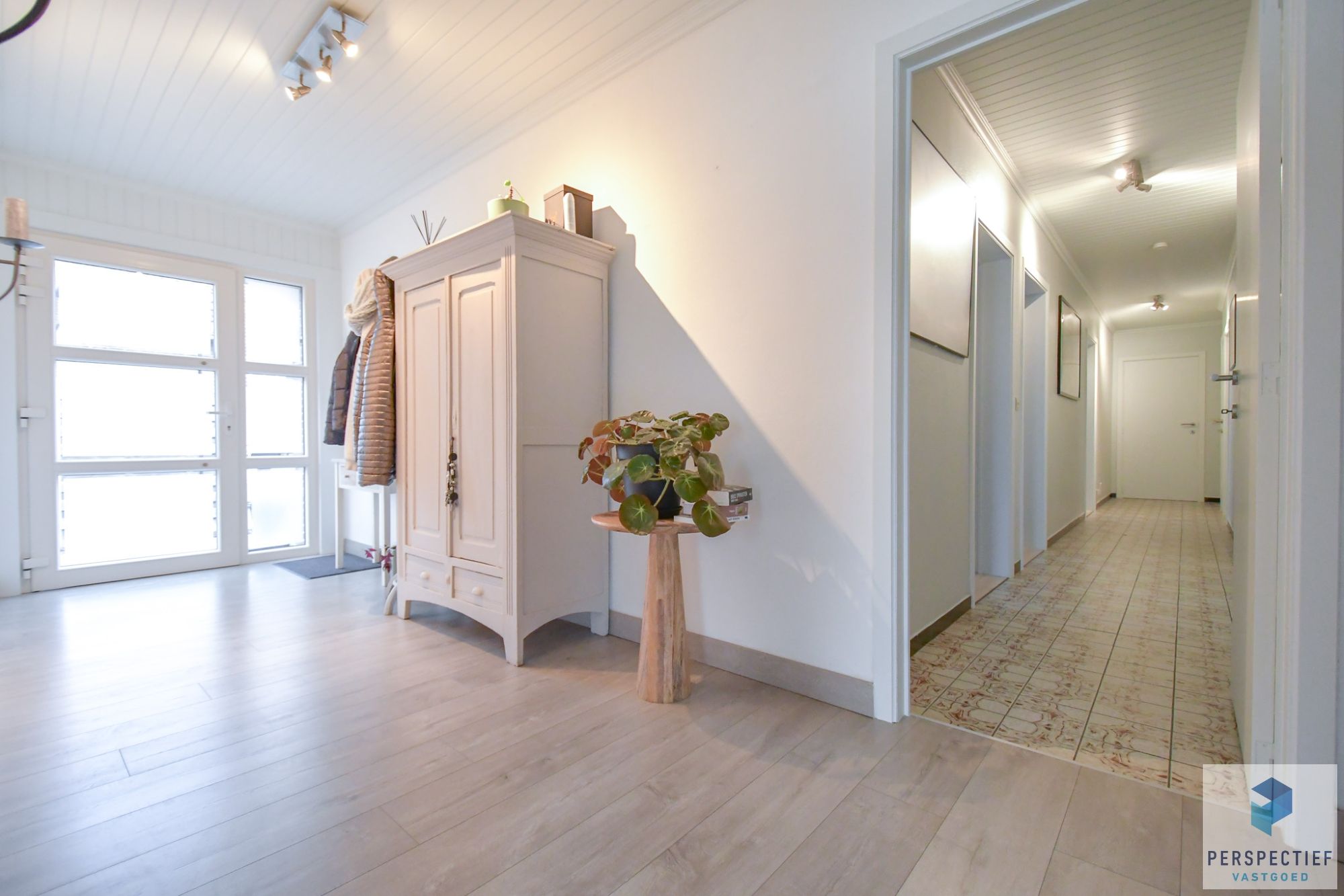 UITSTEKEND GELEGEN GELIJKVLOERSE WONING met 4 slaapkamers en tuin foto 13