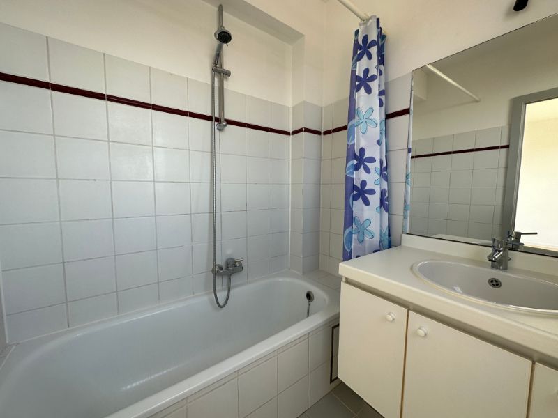 Uniek 1slpk dakappartement met royale zonneterassen op wandelafstand van zee ! foto 10