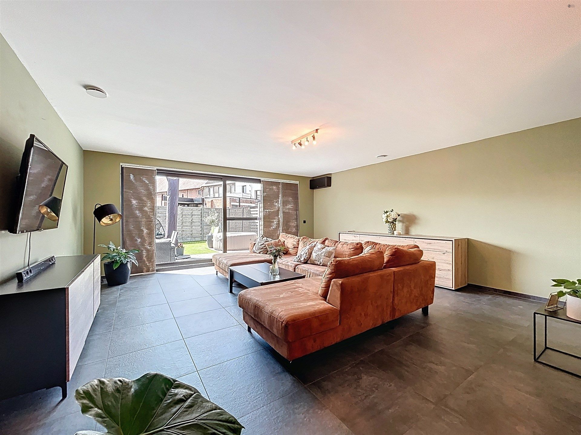 Ruime -BEN-woning met 4 slaapkamers met zuidwest tuin en overdekte carport op toplocatie foto 5