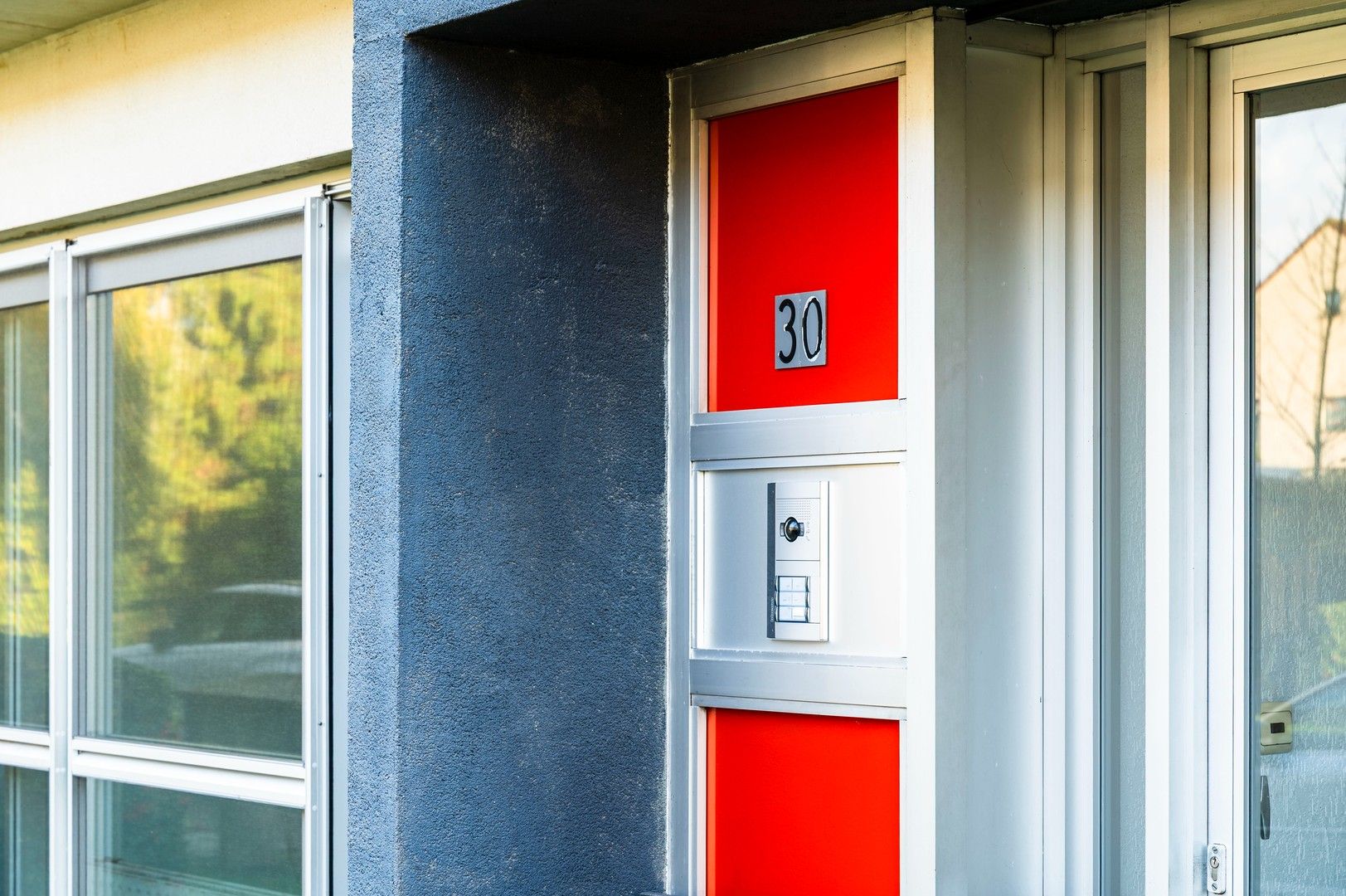 Te renoveren 3-kamerappartement op 1ste verdiep met terras en garagebox foto 2