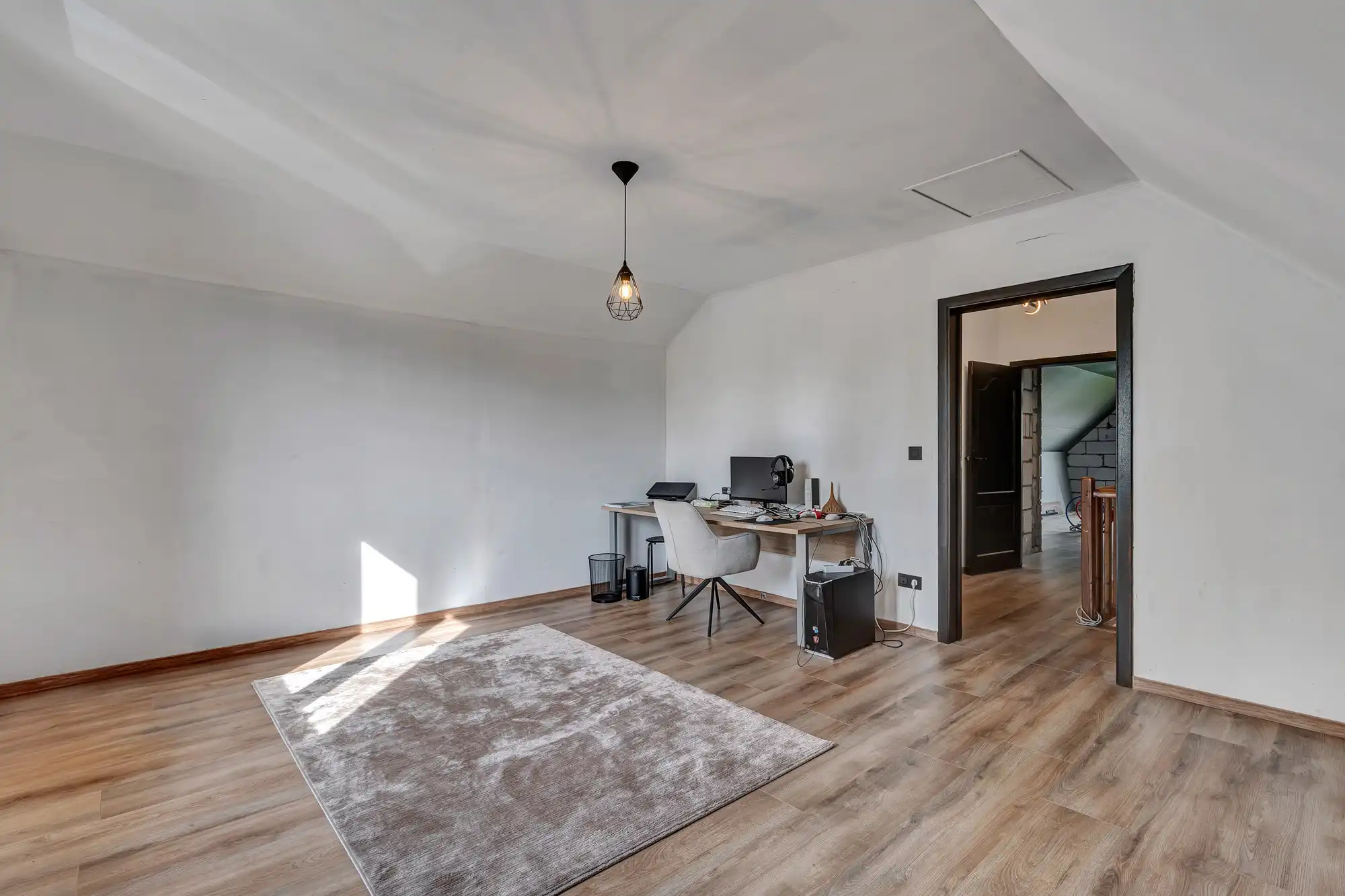 Ruime 4 slaapkamerwoning in hartje Zomergem foto 9