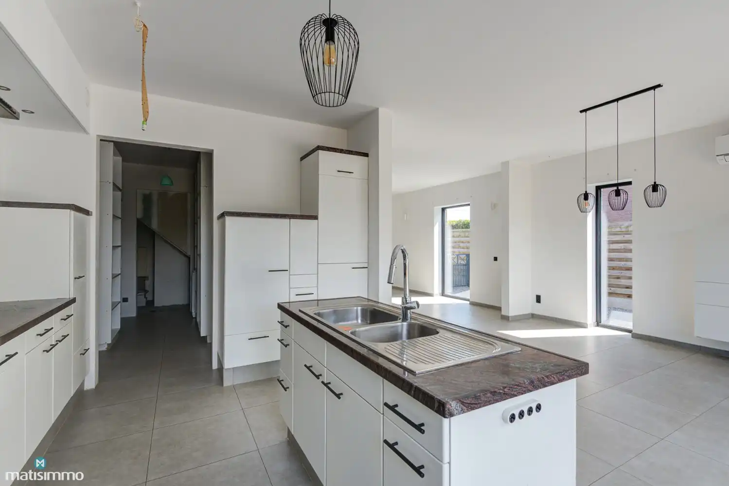 RECENTE EN ENERGIEZUINIGE WONING MET 3 SLAAPKAMERS, RUIM ZUIDWESTGERICHT PERCEEL VAN 3.357 M² EN GARAGE TE WELLEN foto 9