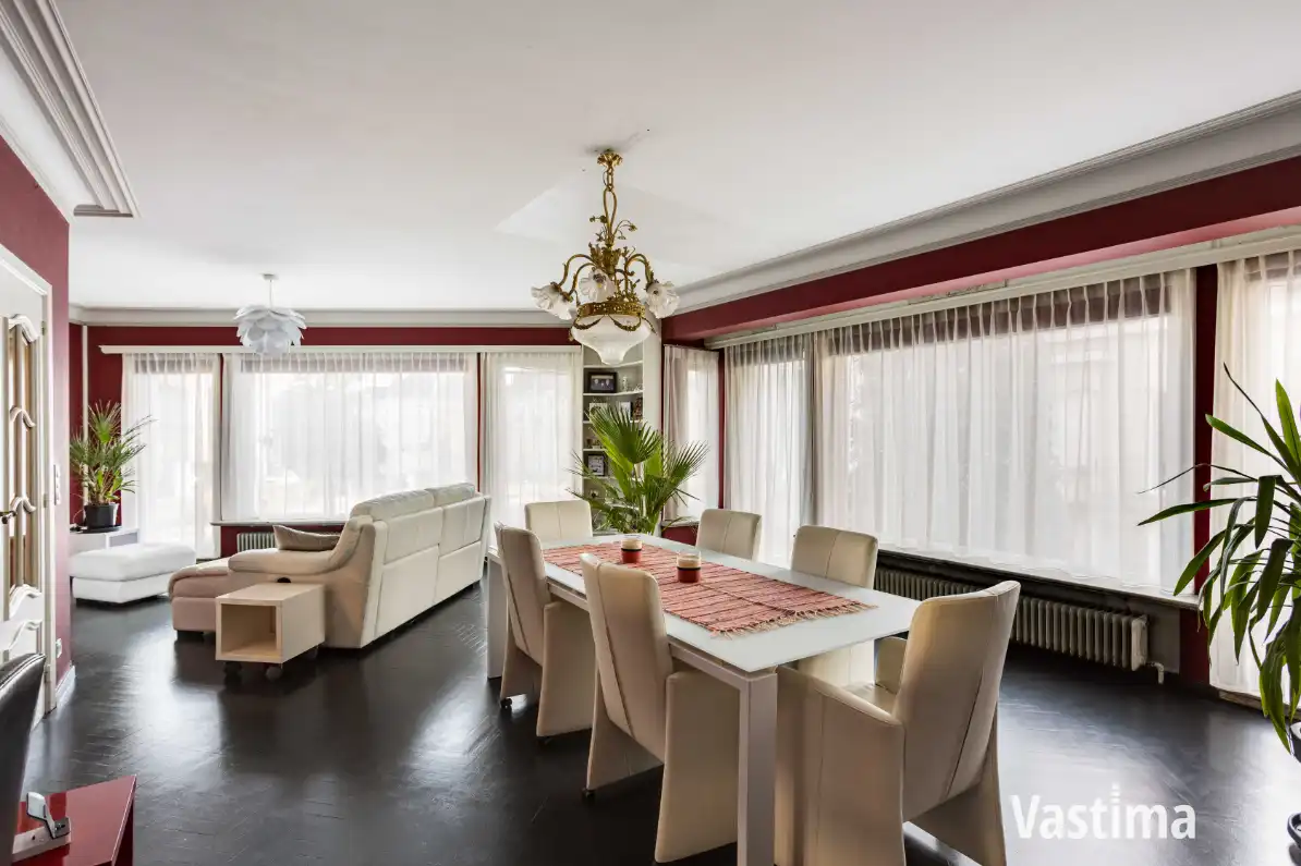 Instapklare dokterswoning met garage en 5 slaapkamers foto 7