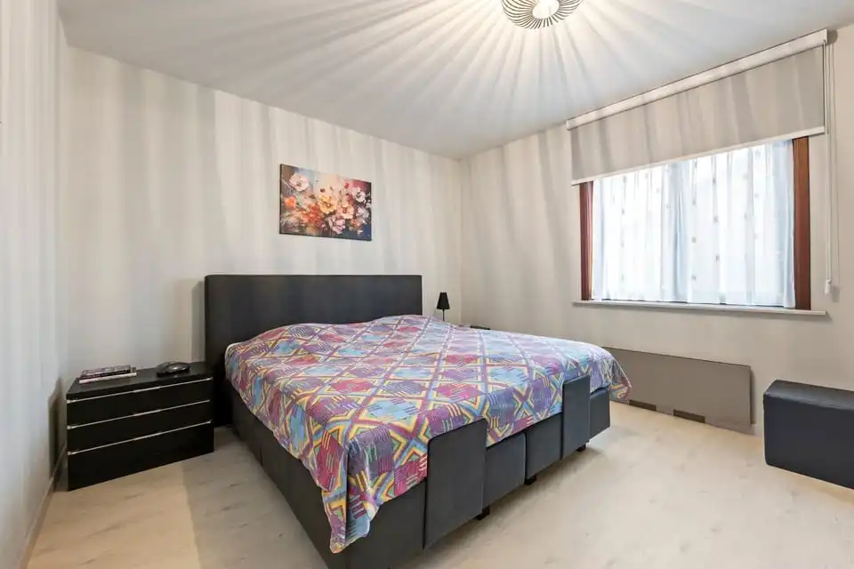 RUIME GELIJKVLOERSE GEZINSWONING OP EEN UITZONDERLIJK PERCEEL IN KORTENAKEN foto 19