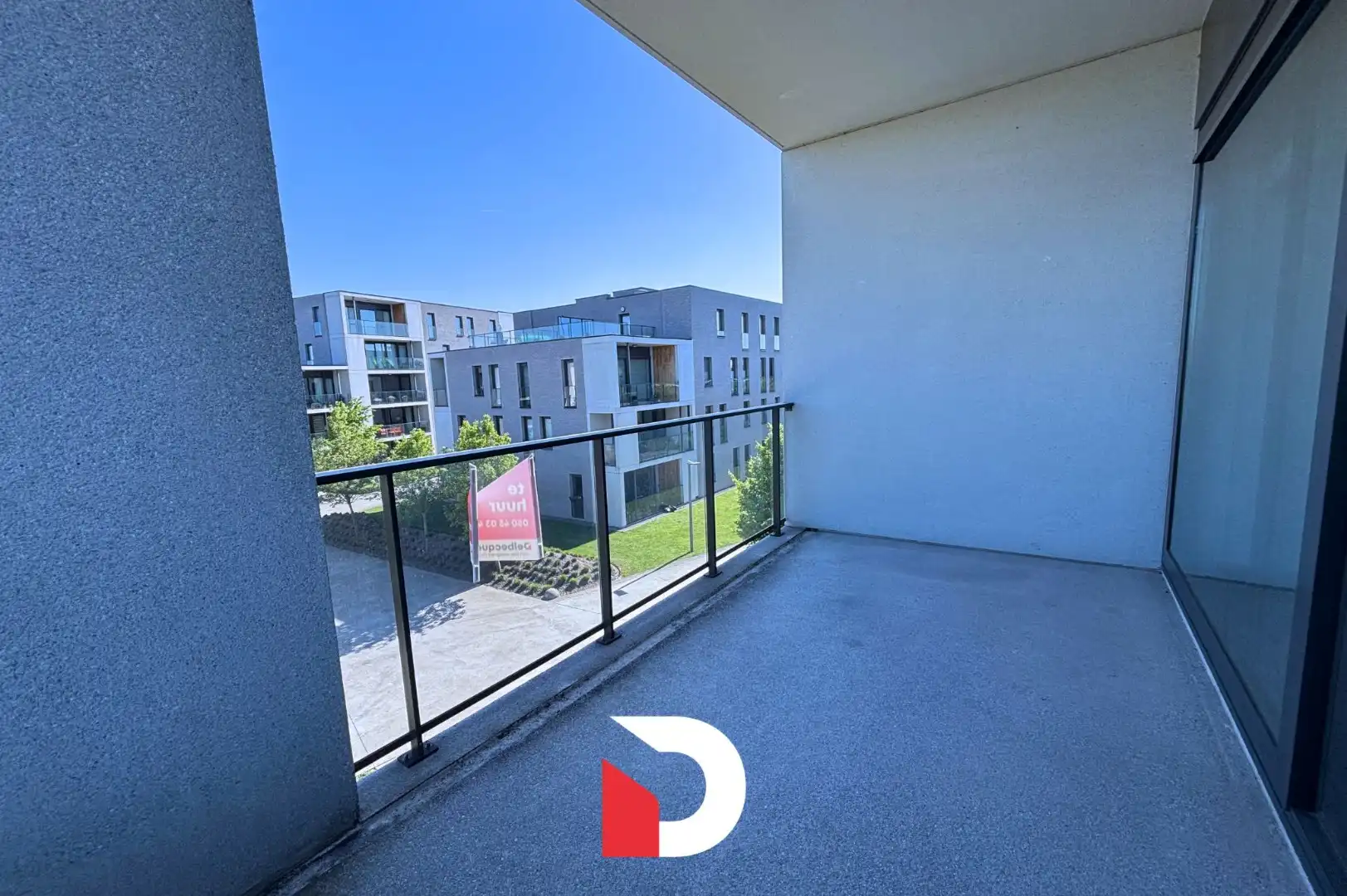 Recent appartement met 2 slaapkamer, terras en autostaanplaats foto 10