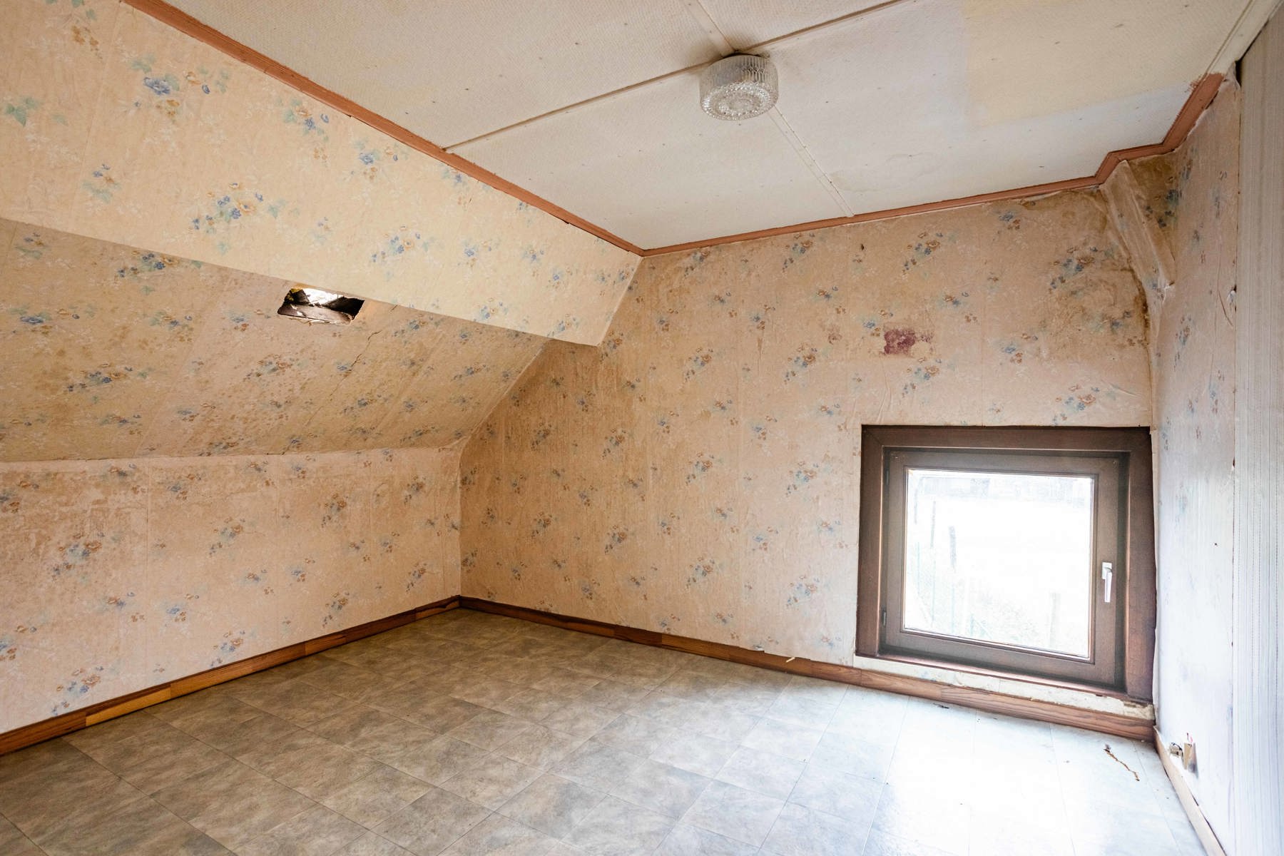 Rustig gelegen te renoveren woning in doodlopende straat. foto 15