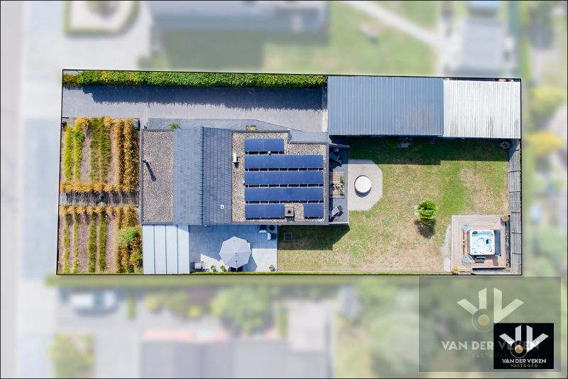 INSTAPKLARE WONING MET ONDERHOUDSVRIENDELIJKE TUIN IN DIEPENBEEK foto 2