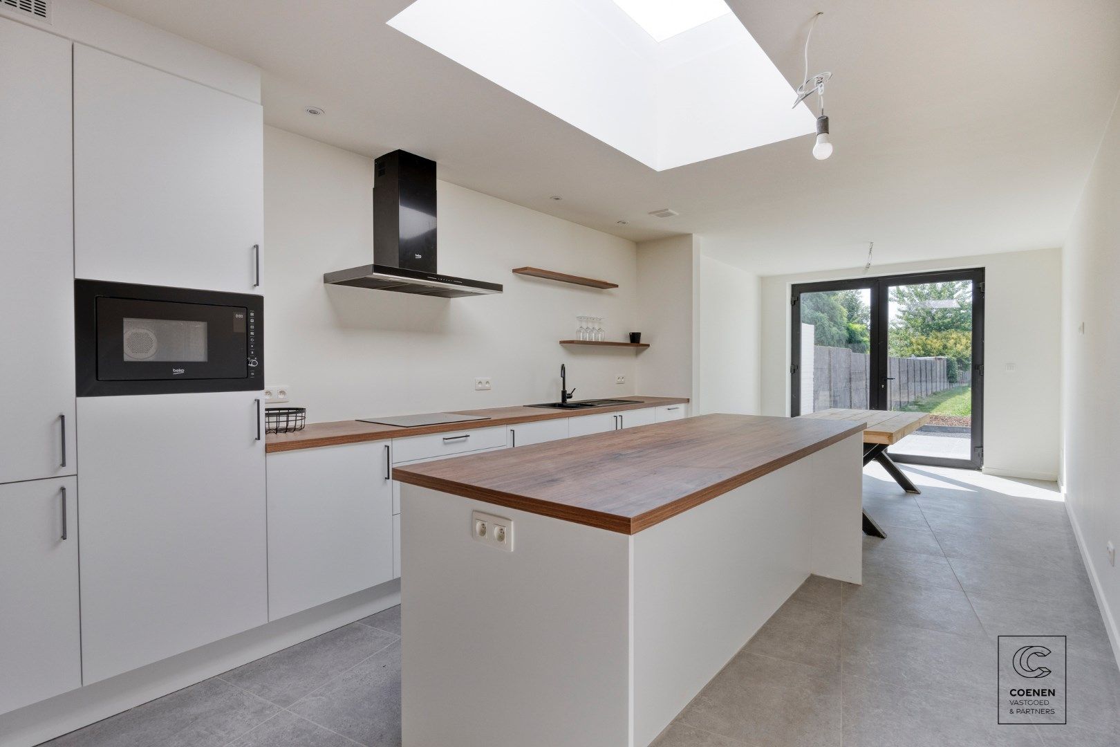 Charmant, volledig gerenoveerde woning met 2 slaapkamers te Turnhout! foto {{pictureIndex}}