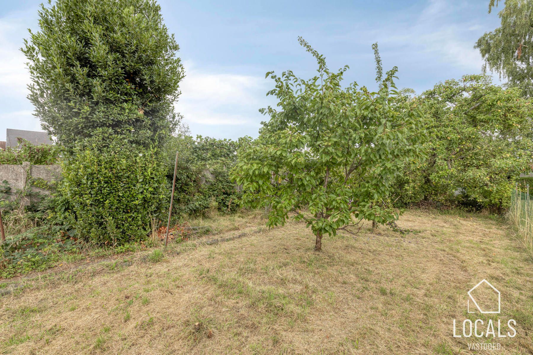 Goed gelegen HOB met tuin, garages, 3 slaapkamers en zolder foto 22