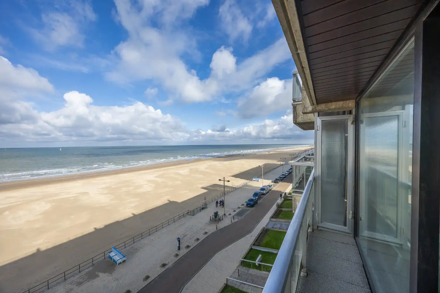 Gerenoveerde studio met frontaal zeezicht te koop in Middelkerke foto 9