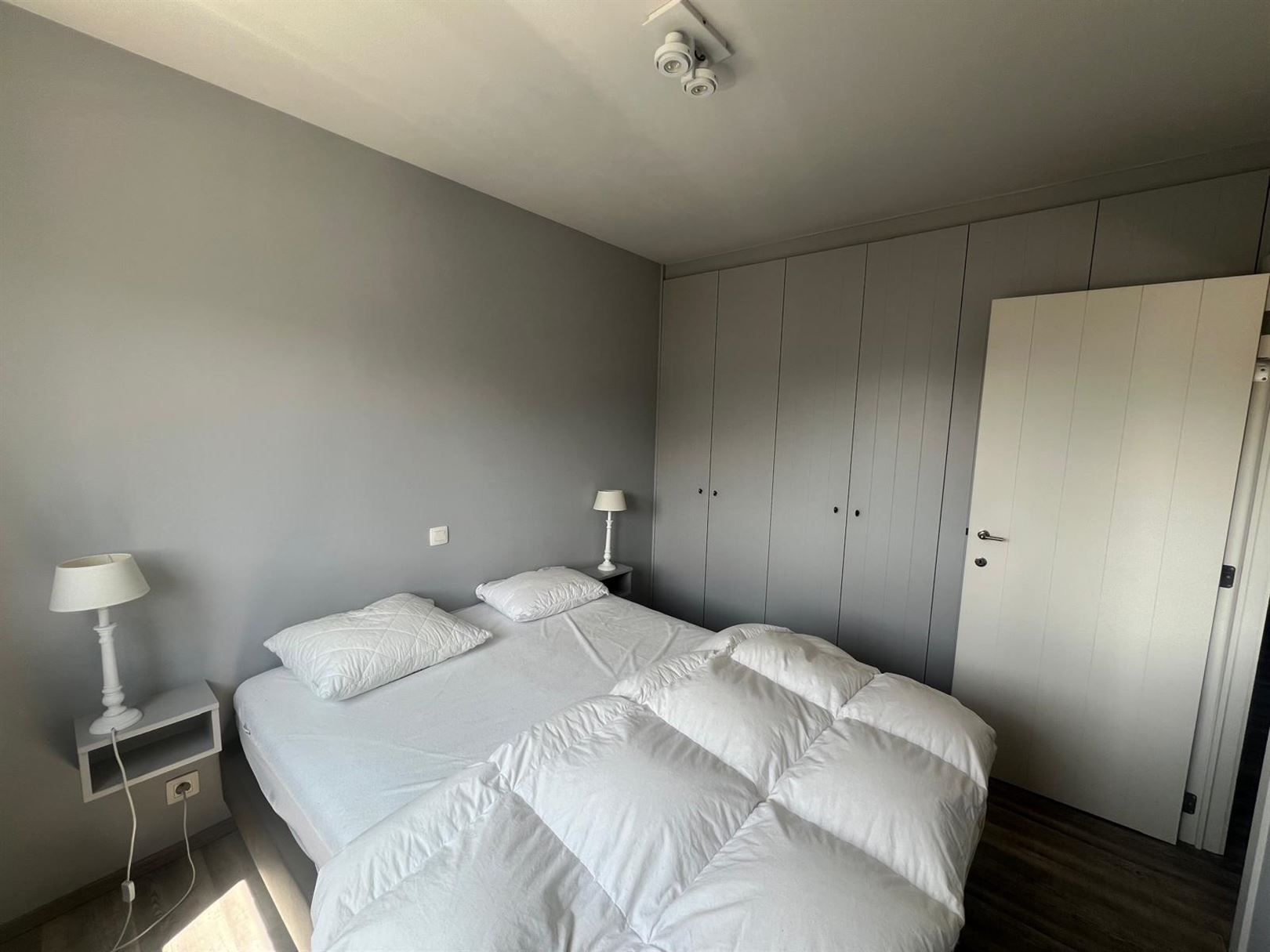 Jaarbasis - Prachtig gemeubeld 2 kamer appartement inlusief binnenparking foto 10