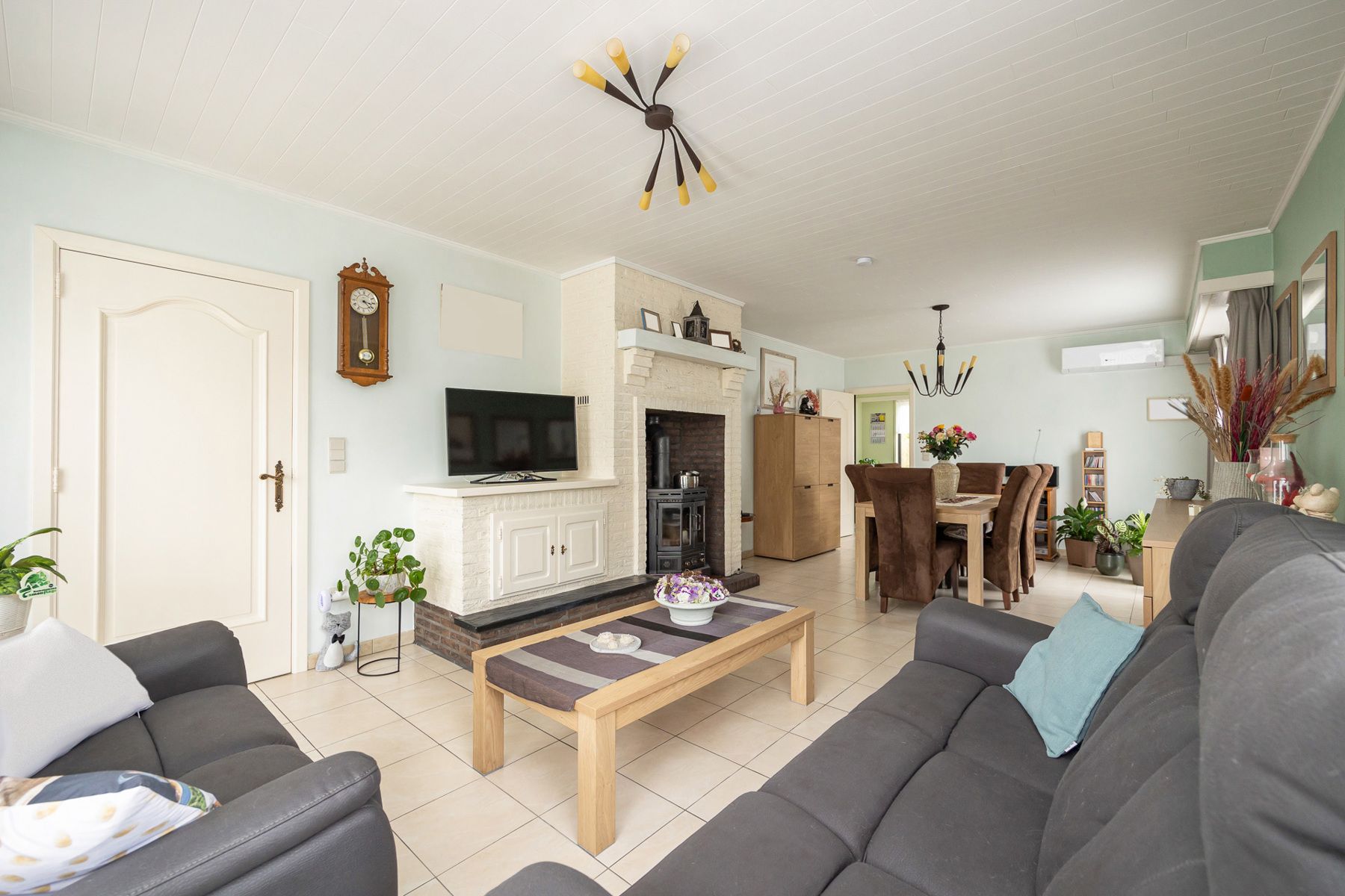 Ruime woning met 4 slks en 2 bdks op 886 m² foto 6