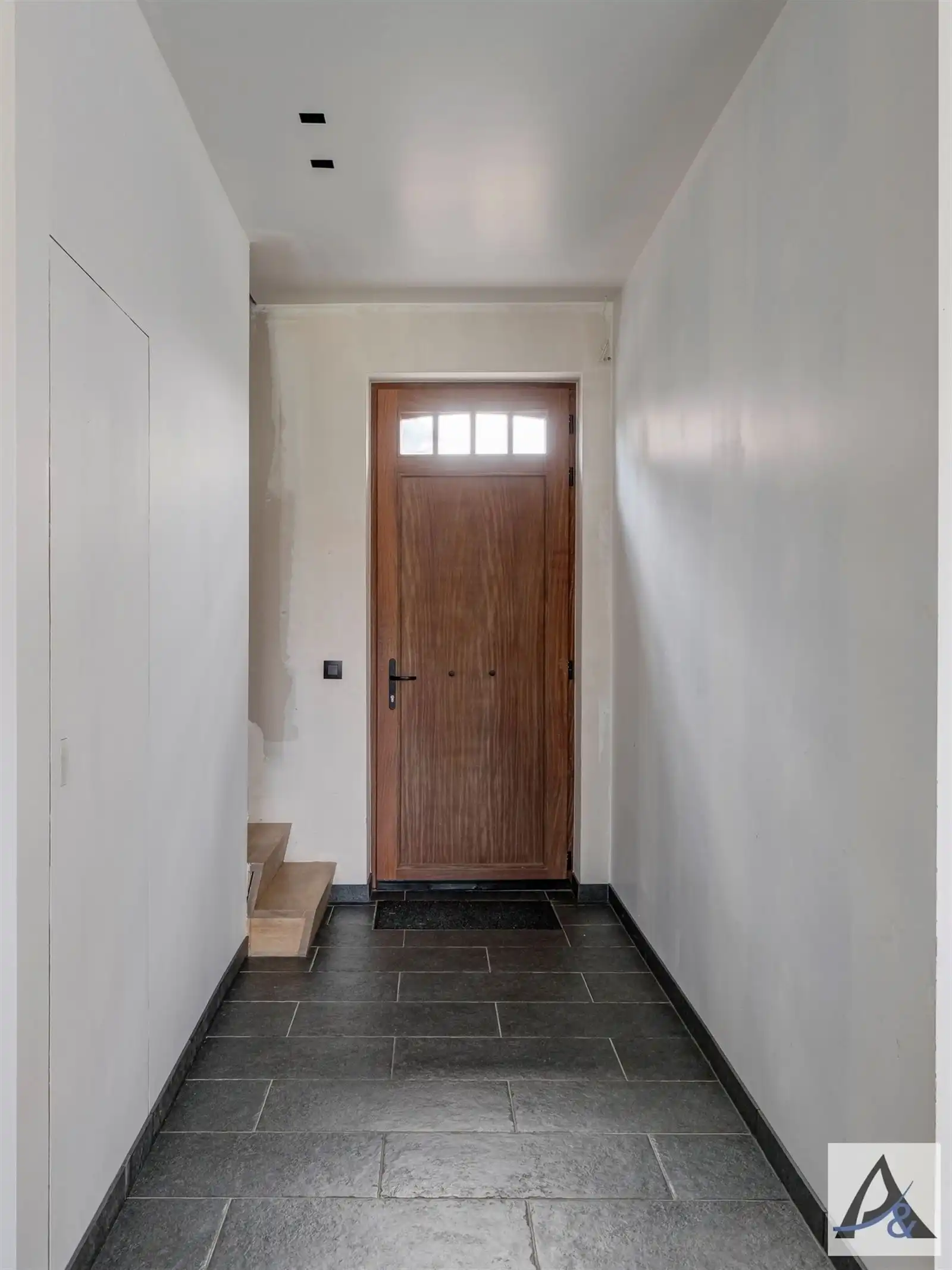 Totaal gerenoveerde, instapklare gezinswoning te koop in het hart van Munsterbilzen! foto 4