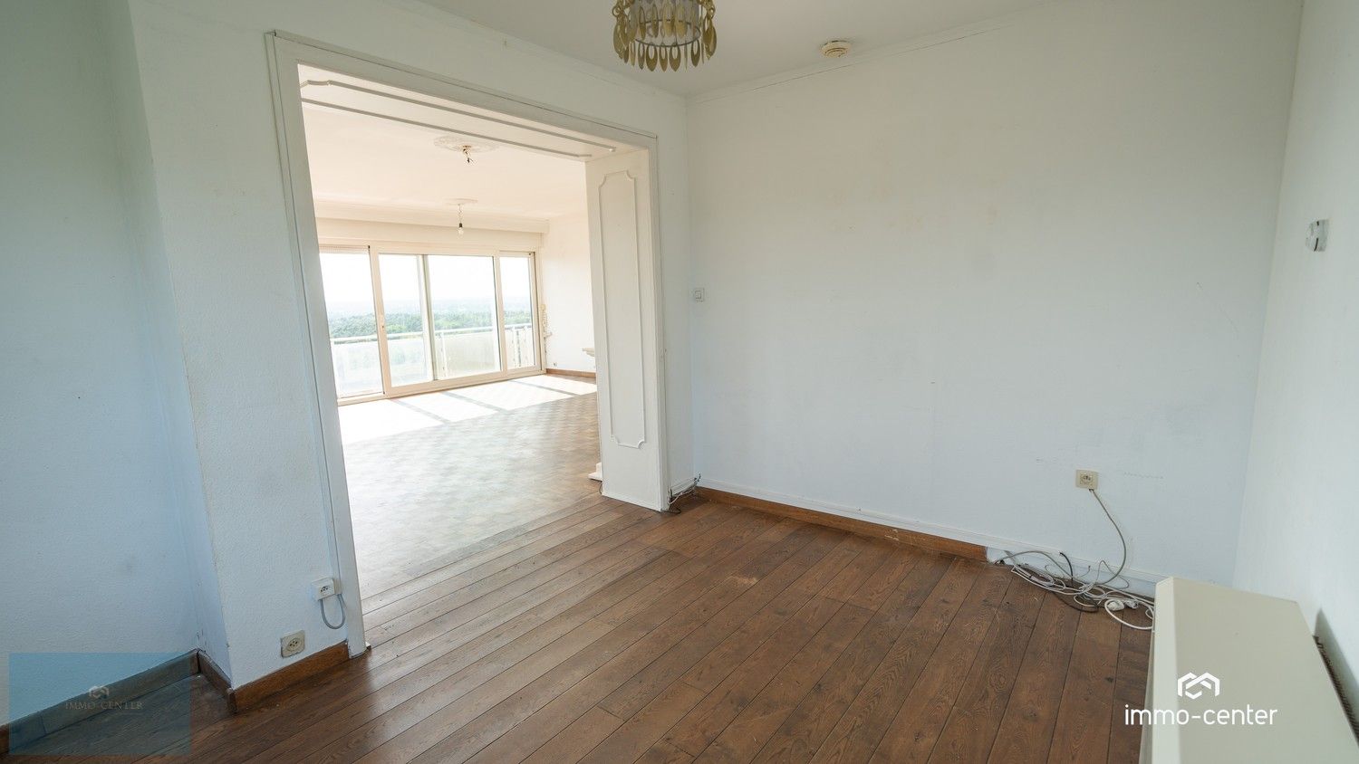 Ruim appartement met 4 slaapkamers en 3 terrassen in hartje Genk! foto 19