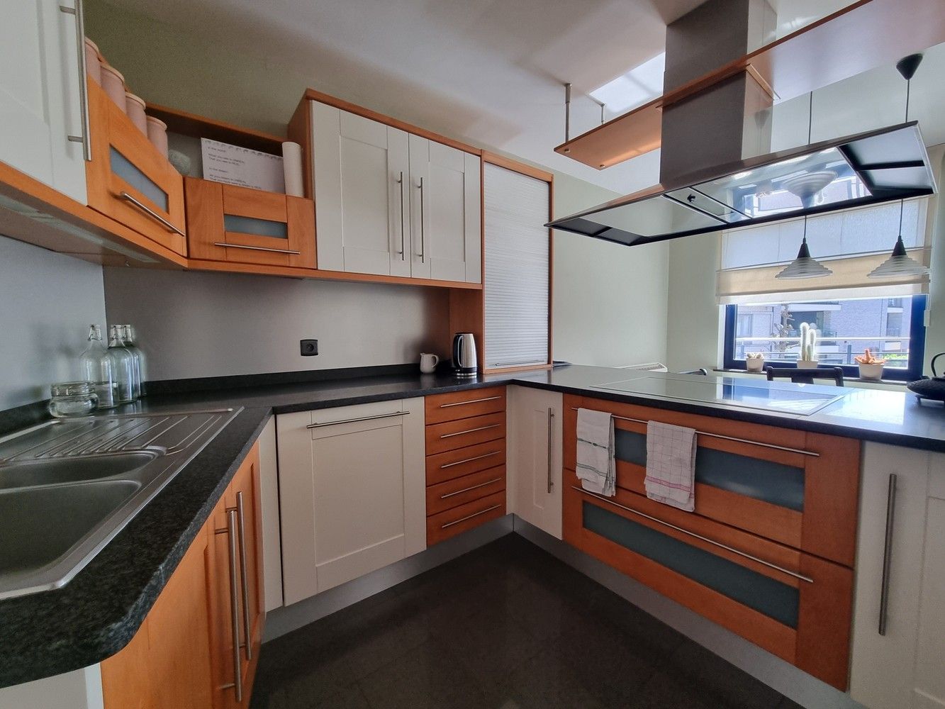 Zeer ruim instapklaar appartement met 3 slpks in het centrum foto 8