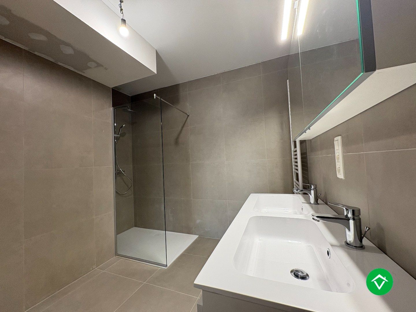 Nieuwbouwappartement met 2 slaapkamers en 2 terrassen in centrum Koekelare  foto 12