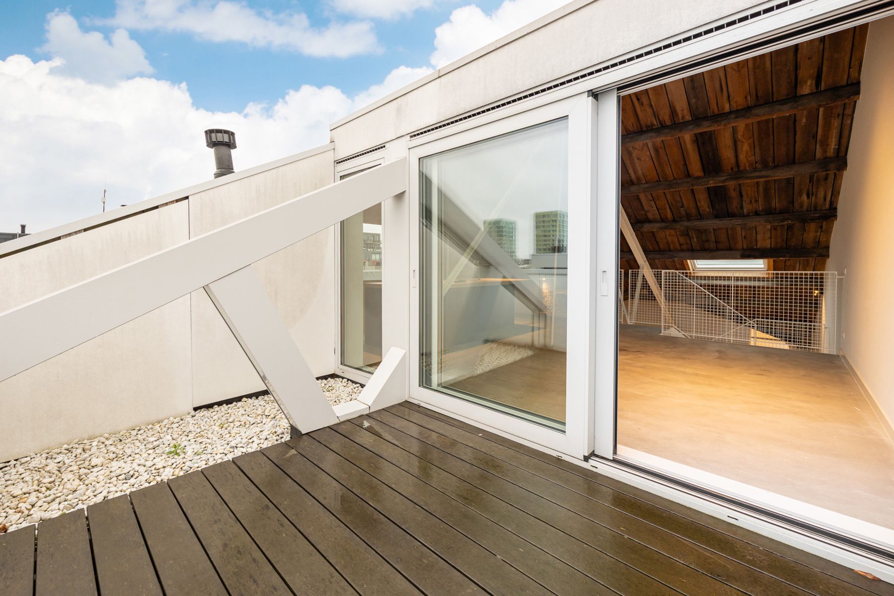 Uniek, gerenoveerd appartement foto 10