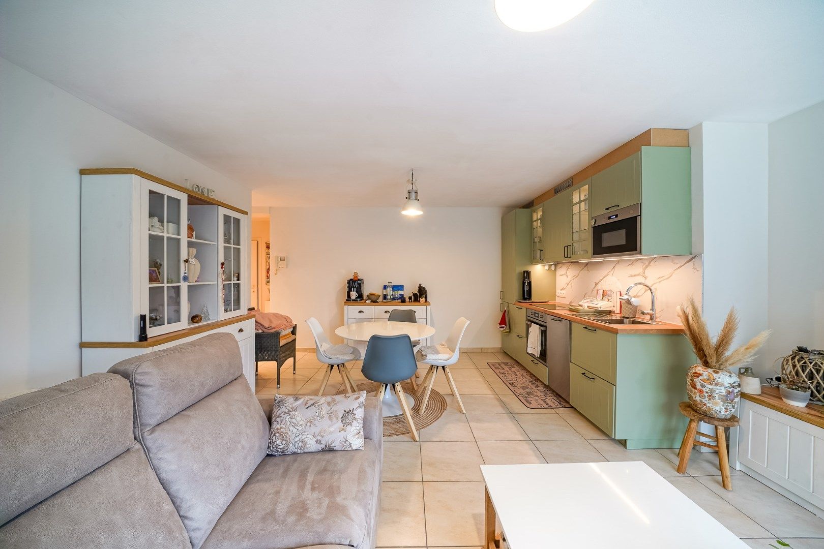 Mooi vernieuwd en instapklaar gelijkvloers appartement  te Bredene foto 6