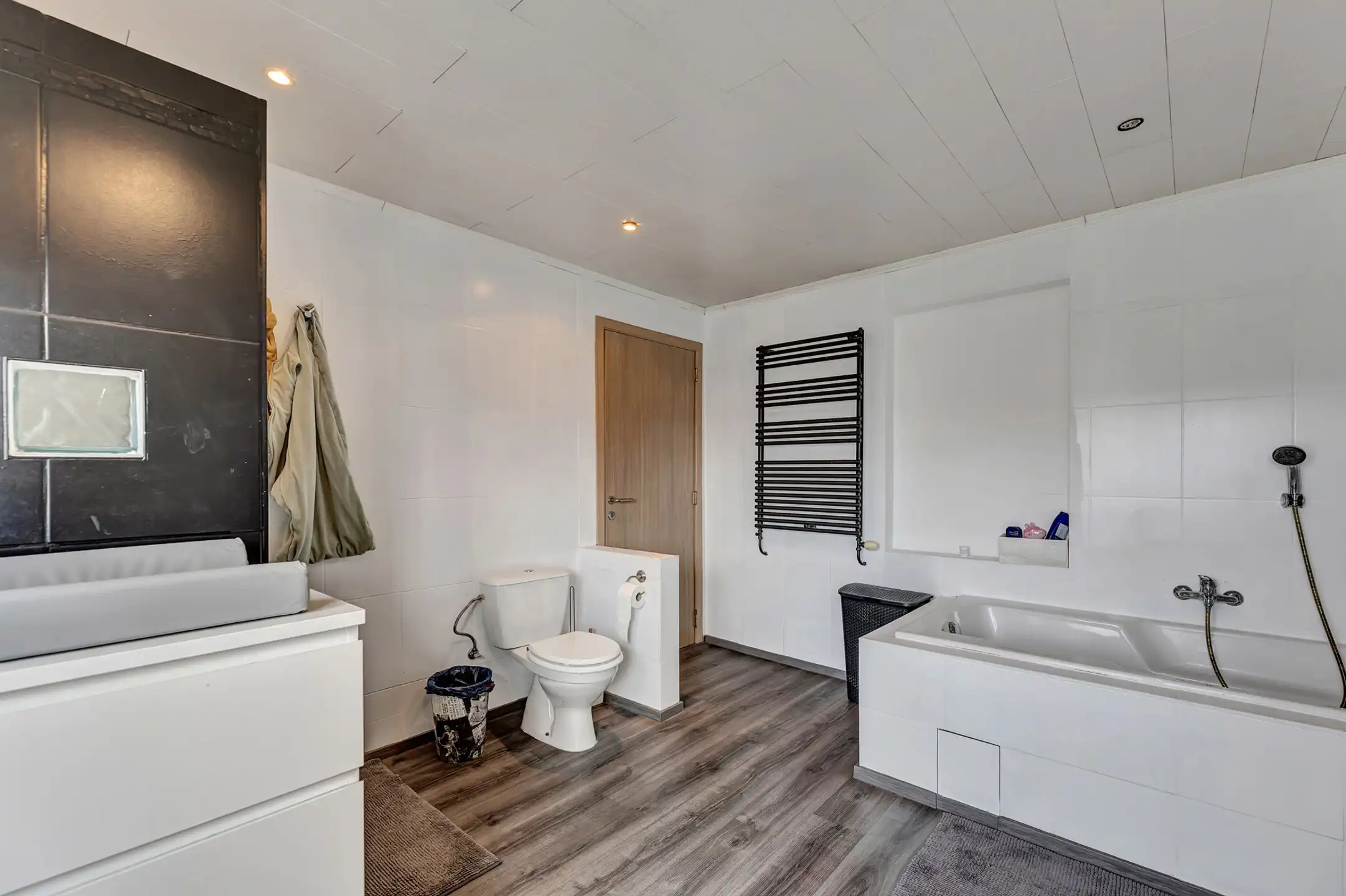 Prachtige instapklare woning met 3 slpks, tuin en garage foto 15