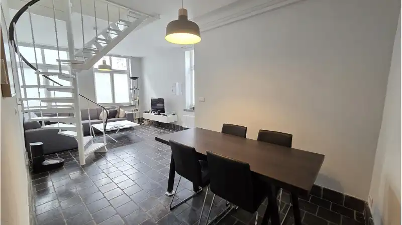 Comfortabele en vernieuwde stadswoning te huur in Centrum Brugge foto 2