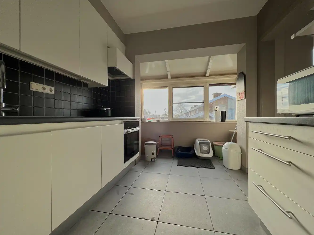 Instapklare gezinswoning met 4 slpks + zonnige tuin! foto 8