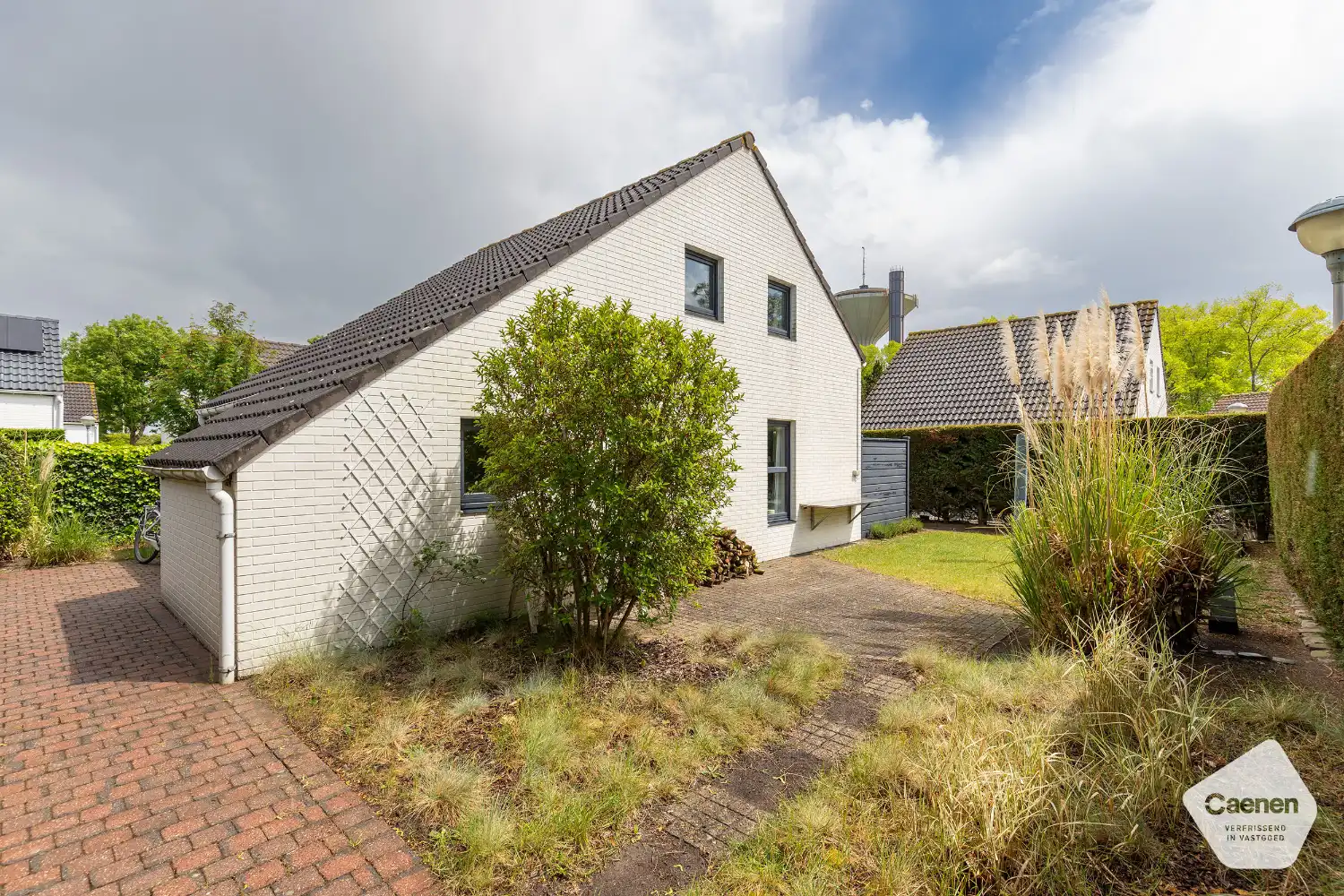 Instapklare vakantiewoning met 4 slaapkamer en garage foto {{pictureIndex}}