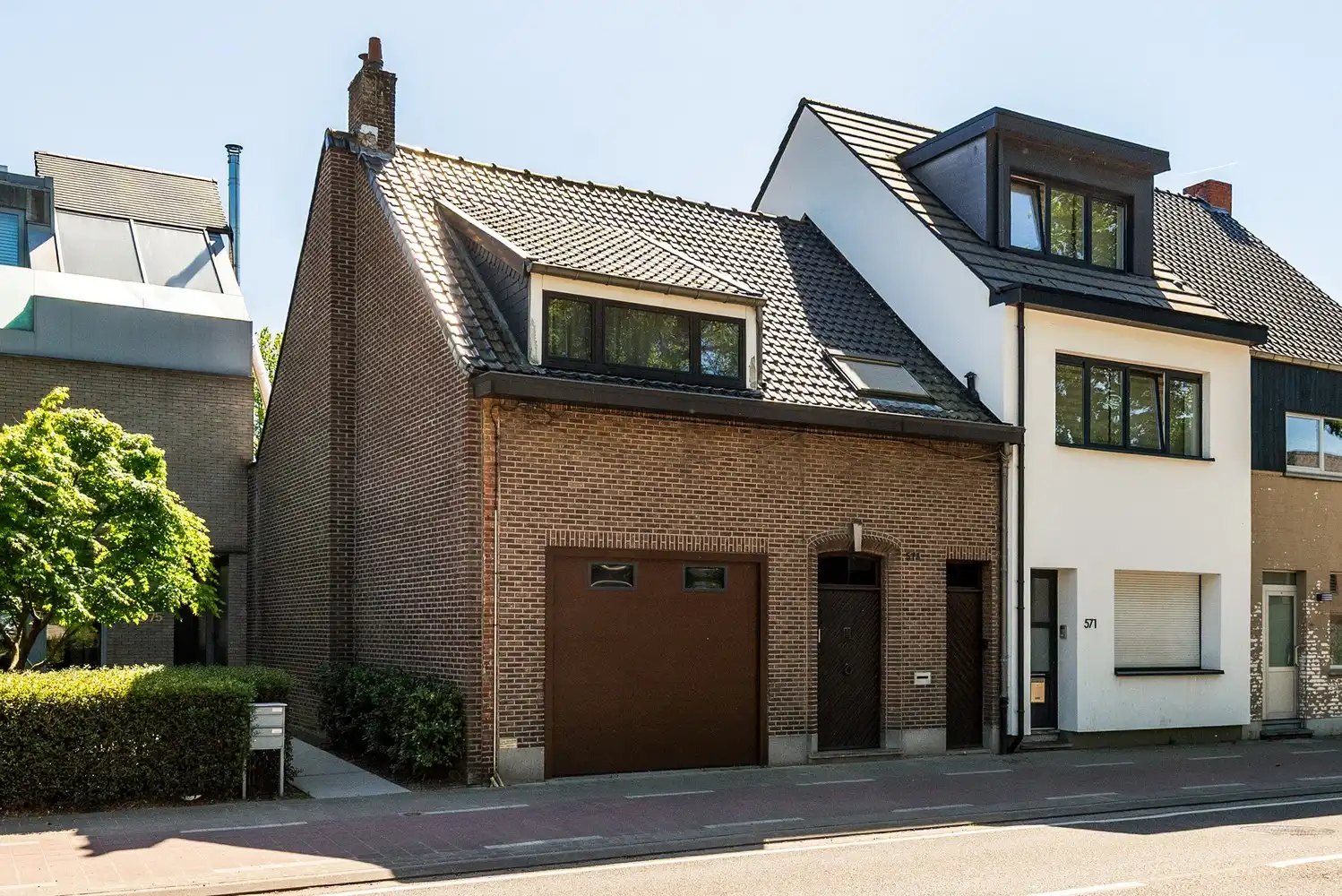 Hoofdfoto van de publicatie: Te renoveren huis met 3 slaapkamers, garage en tuin in Wijnegem